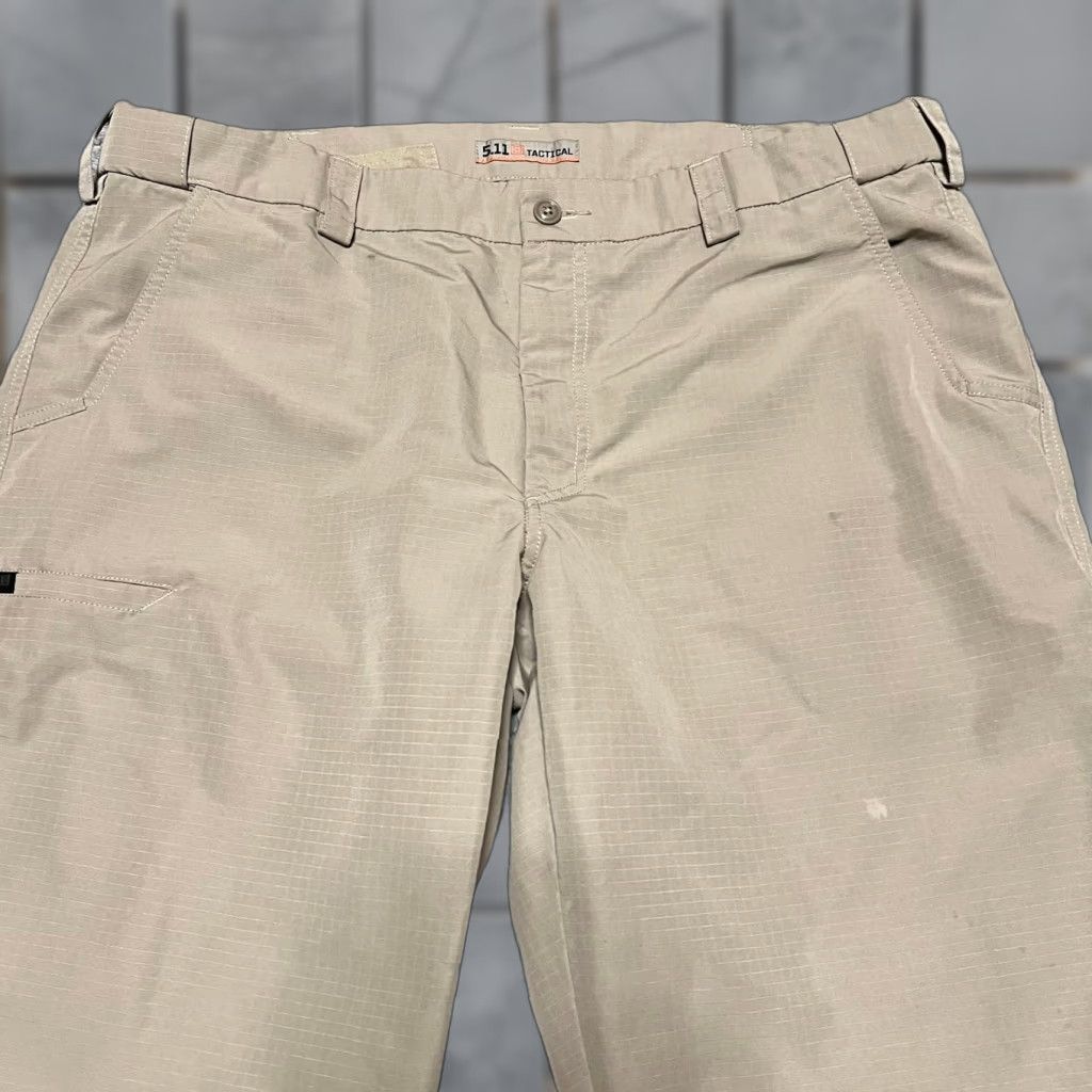 Vintage 5.11 Tactical Pants Mens 40 x30 Tan Fast Tac Urban 74461 Utility Ripstop Chino Inseam 29 in Mens Brown 40 Regular Size US 40 / EU 56 - 1 Thumbnail