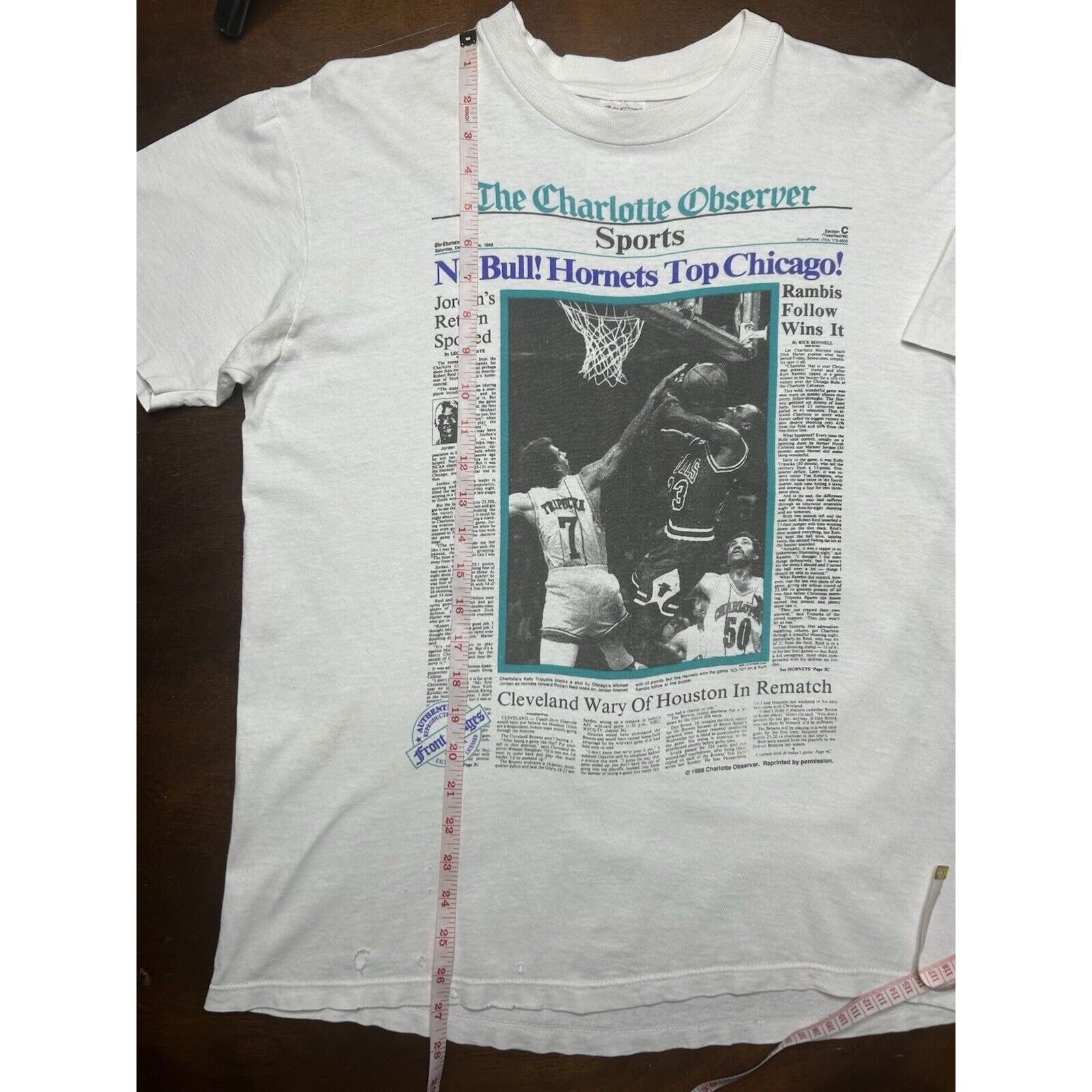 NBA VTG 1988 The Charlotte Observer NBA Hornets Bulls Shirt RARE Size US L / EU 52-54 / 3 - 6 Thumbnail