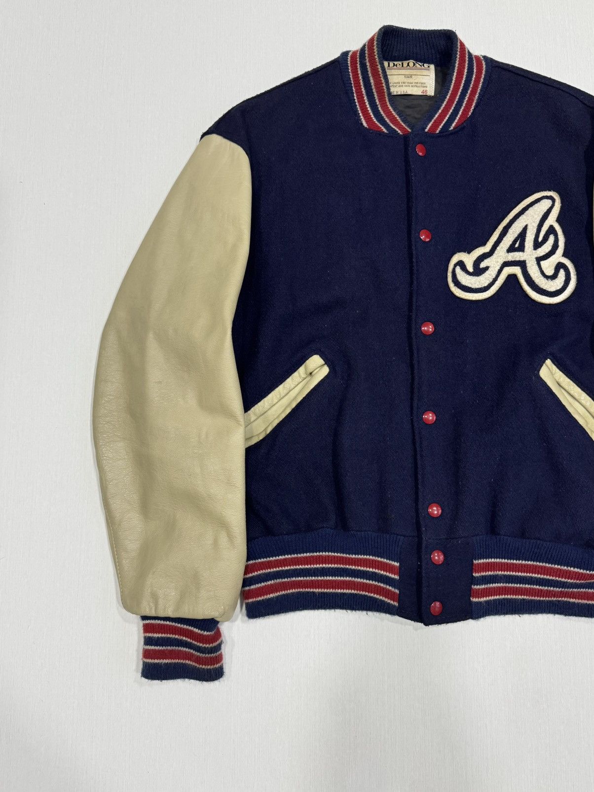 If Six Was Nine × Japanese Brand × Vintage Vintage Atlanta Braves De Long Leather Bomber Made in USA Size US S / EU 44-46 / 1 - 4 Thumbnail