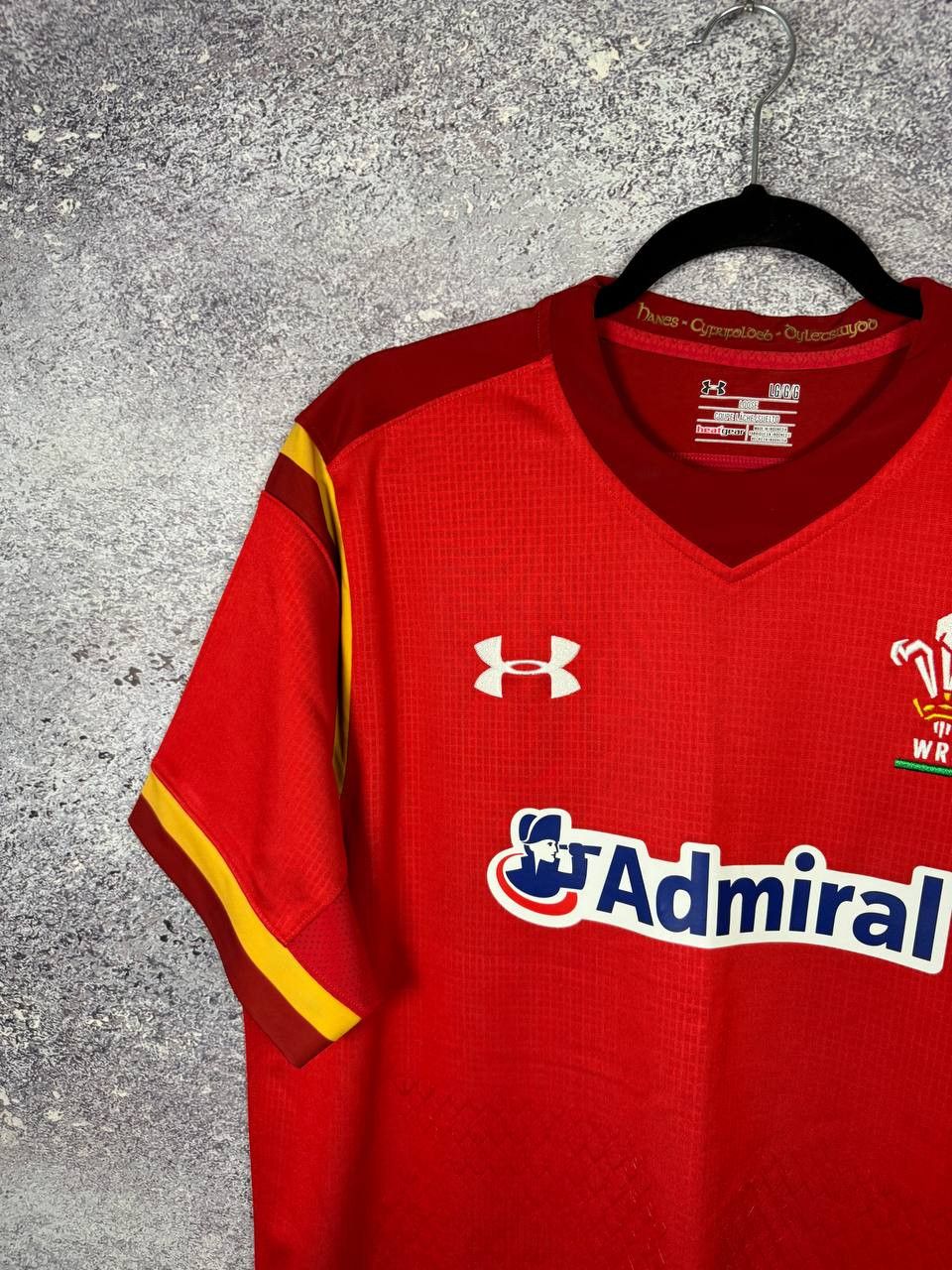 Under Armour Men's Rugby Union Wales 2015/16 Home Shirt Jersey UA Size US L / EU 52-54 / 3 - 3 Thumbnail