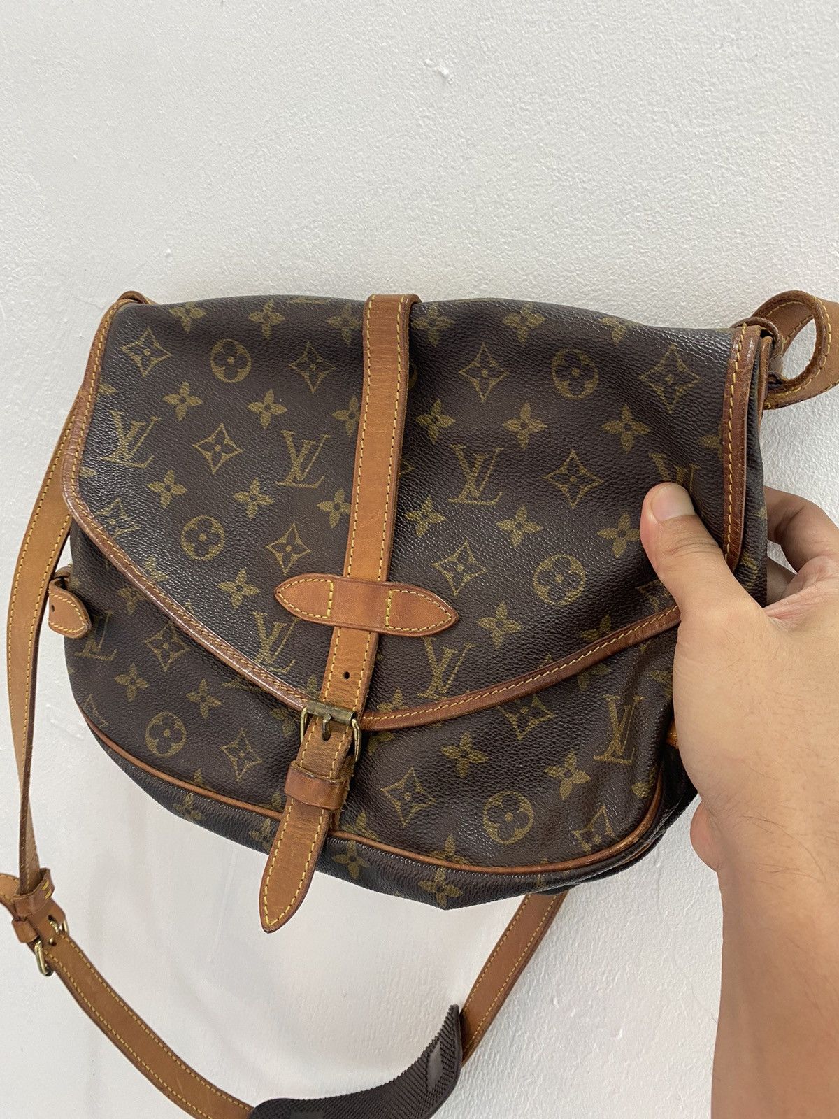 Louis Vuitton Authentic Vintage Louis Vuitton Monogram Saumur 30 Crossbody Size ONE SIZE - 1 Thumbnail