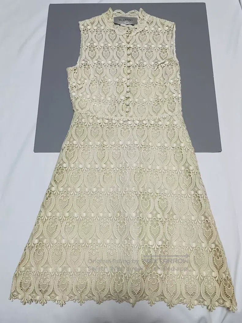 Valentino Valentino Lace dress Size S / US 4 / IT 40 - 4 Thumbnail