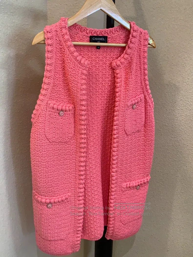 Chanel Chanel 22S pink knitted vest Size XXS / US 00 / IT 34 - 1 Thumbnail