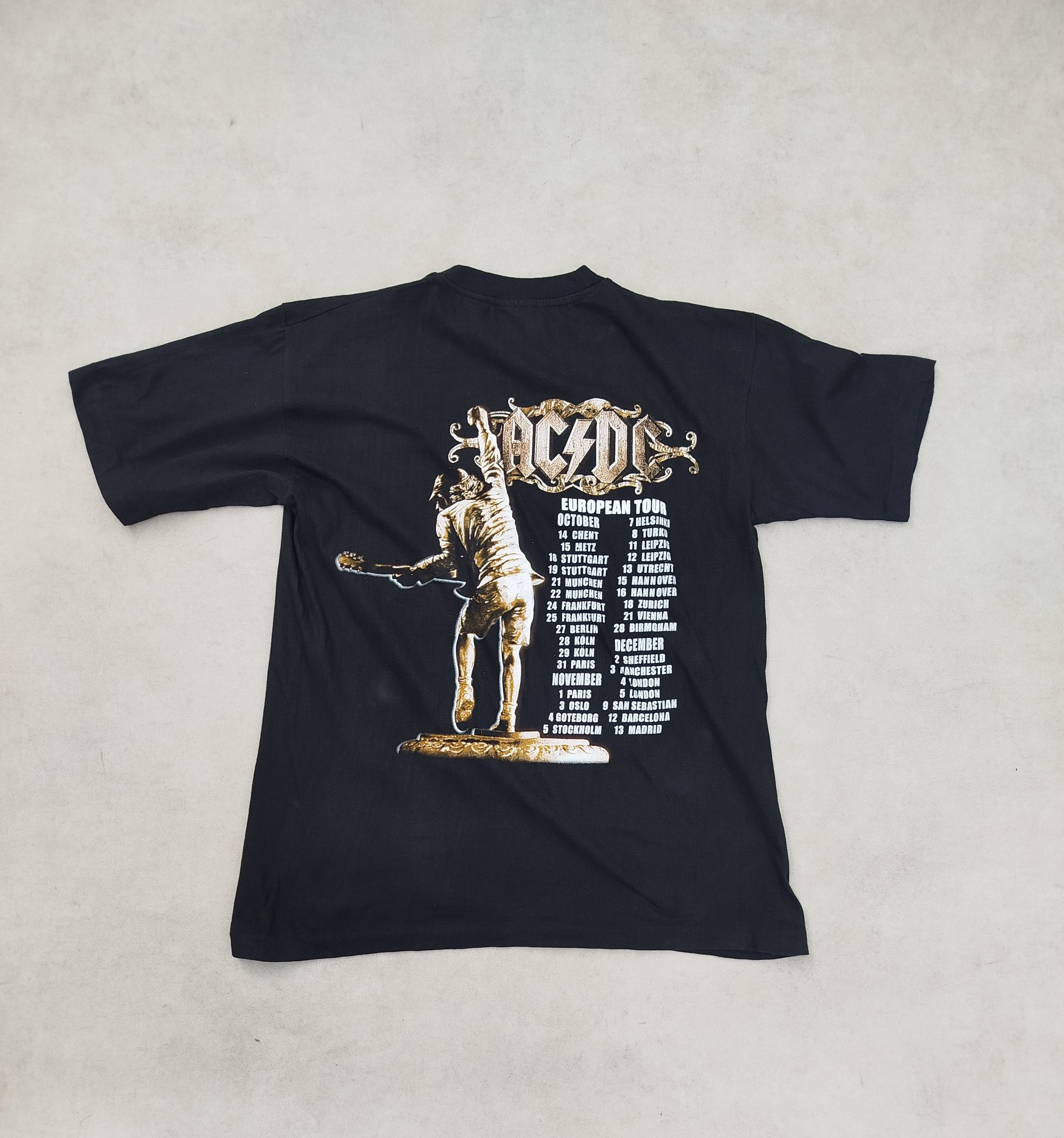 Vintage Vintage AC/DC European tour t-shirt size L Size US L / EU 52-54 / 3 - 4 Thumbnail