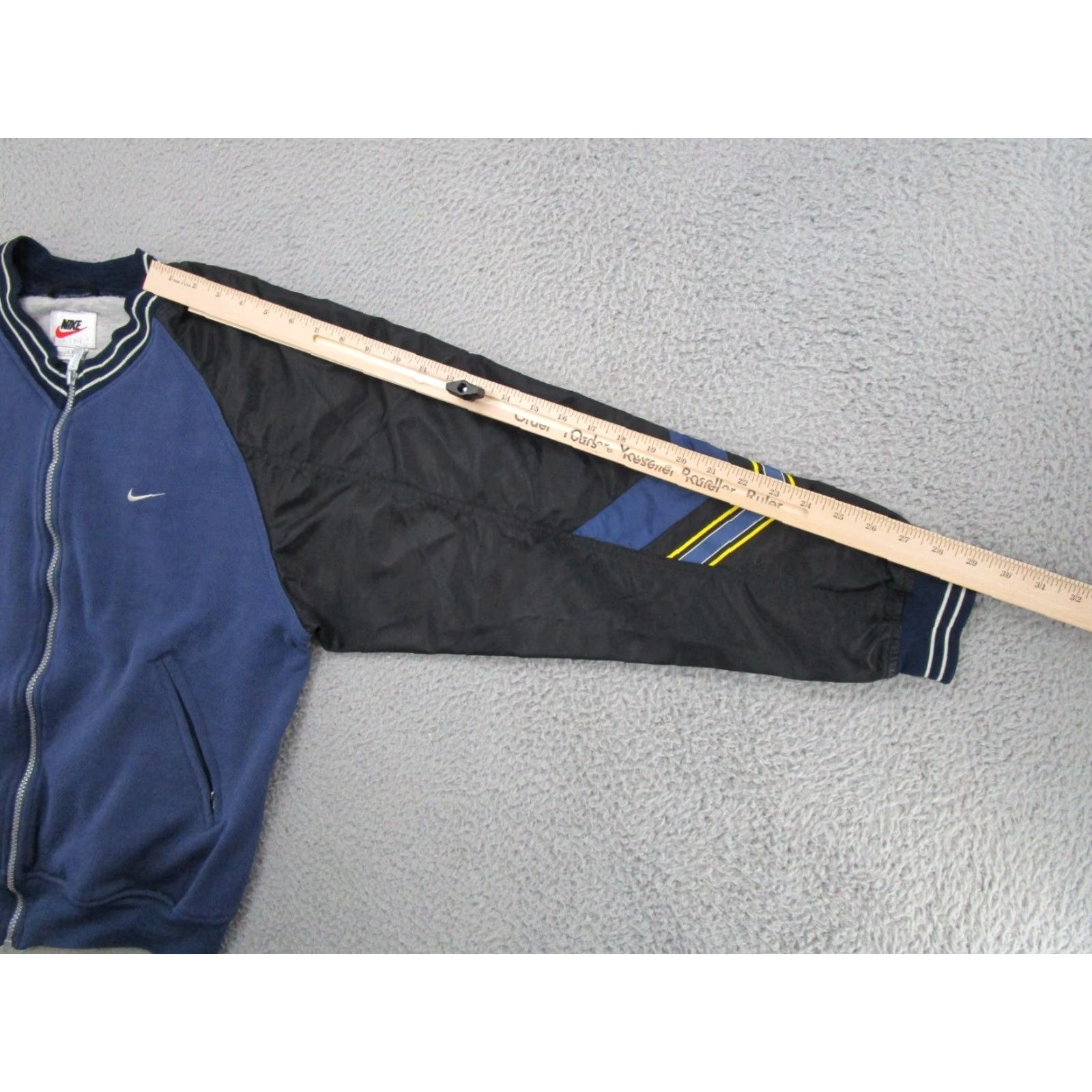 Nike VINTAGE Nike White Tag Women’s Full Zip Windbreaker Jacket Navy Blue 90s Size L Womens Size L / US 10 / IT 46 - 7 Thumbnail