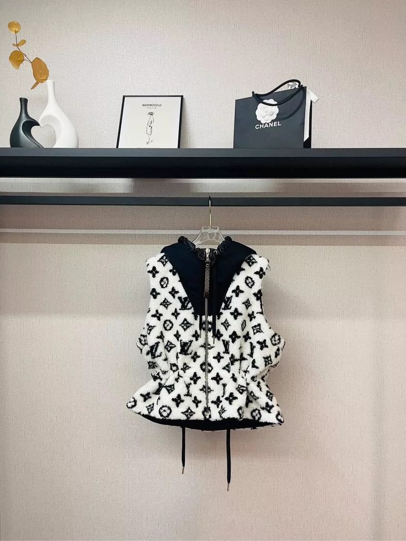 Louis Vuitton LV Monogram Black White Vest - dmc Size US XS / EU 42 / 0 - 1 Thumbnail