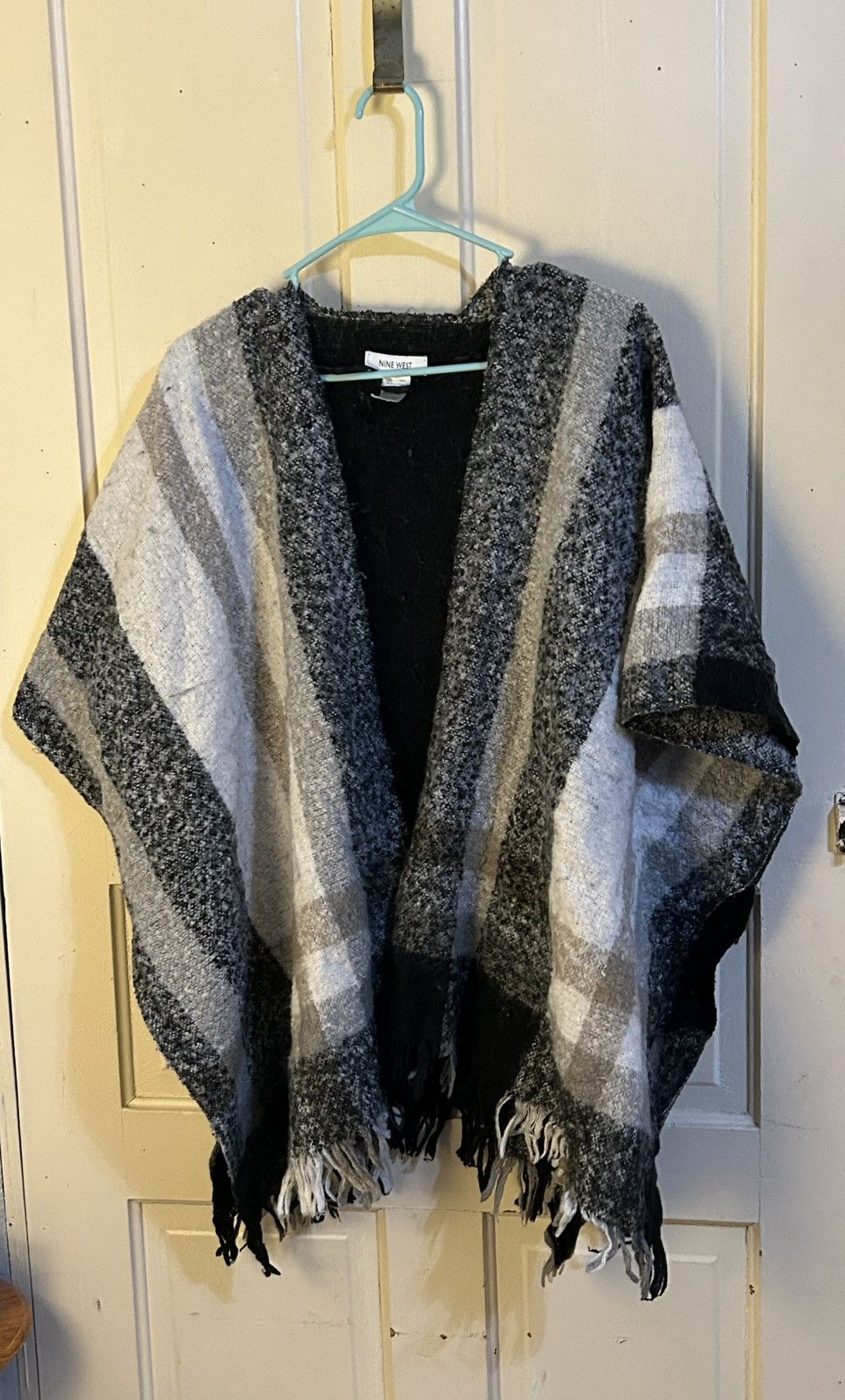 Nine West Nine West plaid fringe shawl poncho Size ONE SIZE - 1 Thumbnail