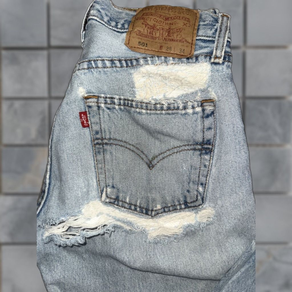 Levi's VINTAGE Levi’s 501 Jeans Distressed Floral Embroidery Light Wash 26x32 Men Regular Blue 90s 90s Mens Jeans Size US 26 / EU 42 - 1 Thumbnail