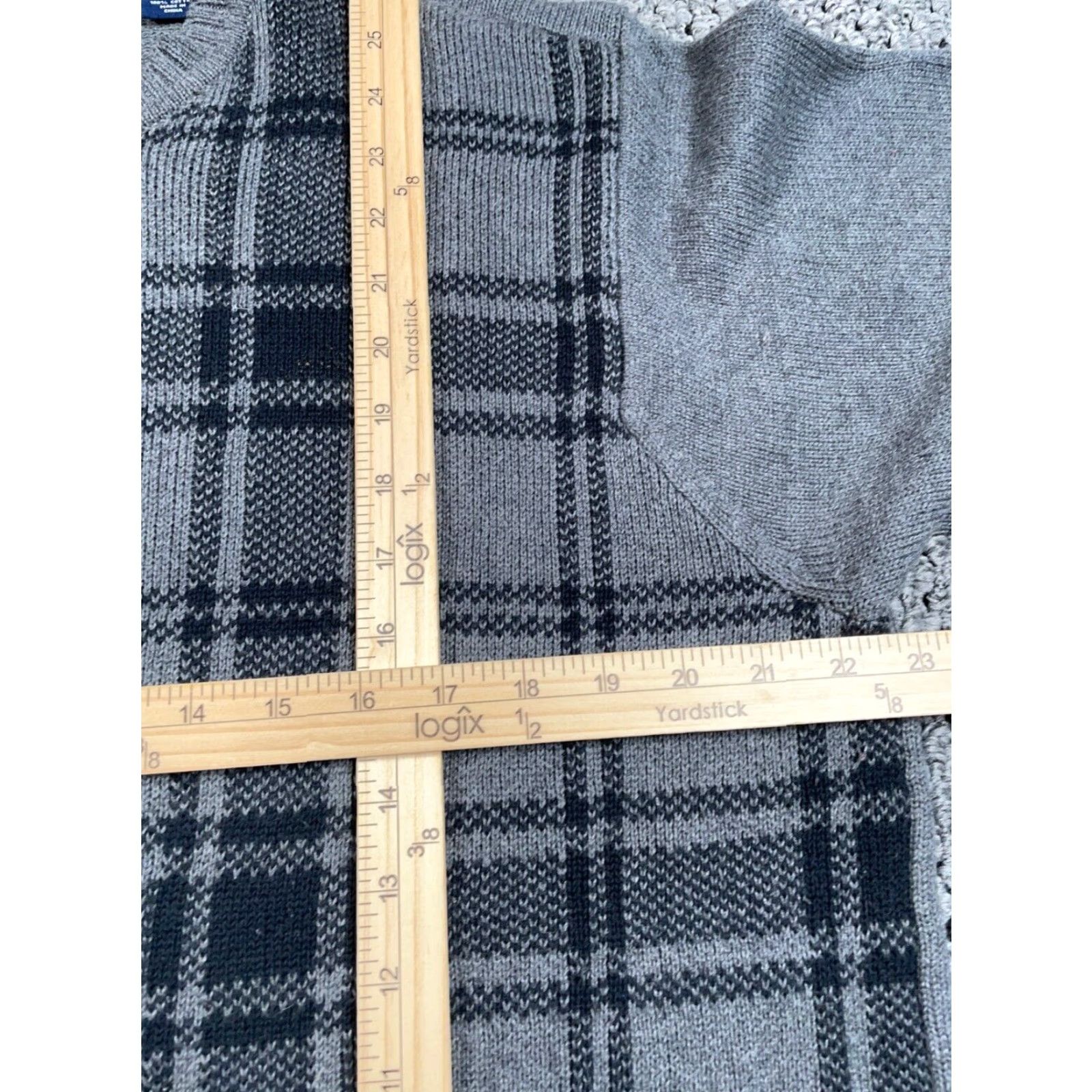 Arrow VINTAGE Arrow GrAY/Black Grid Check Sweater Adult Medium Crew Knit Pullover Mens Vintage Preppy 90s/Classic Dad Style Size US M / EU 48-50 / 2 - 7 Thumbnail