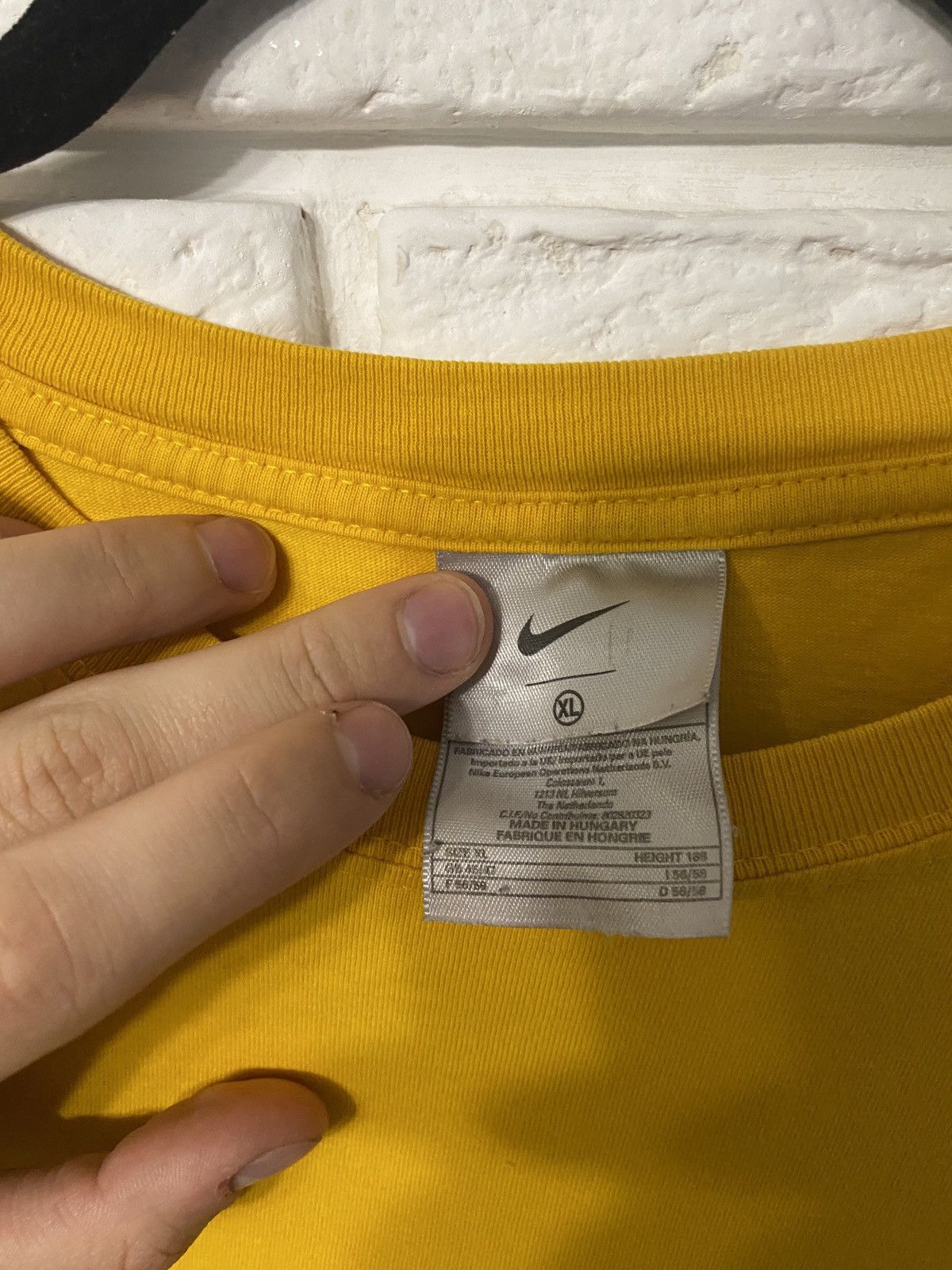 Vintage Vintage Nike Presto Centr Swoosh T-Shirt Big Logo Y2K Drill Size US XL / EU 56 / 4 - 4 Thumbnail