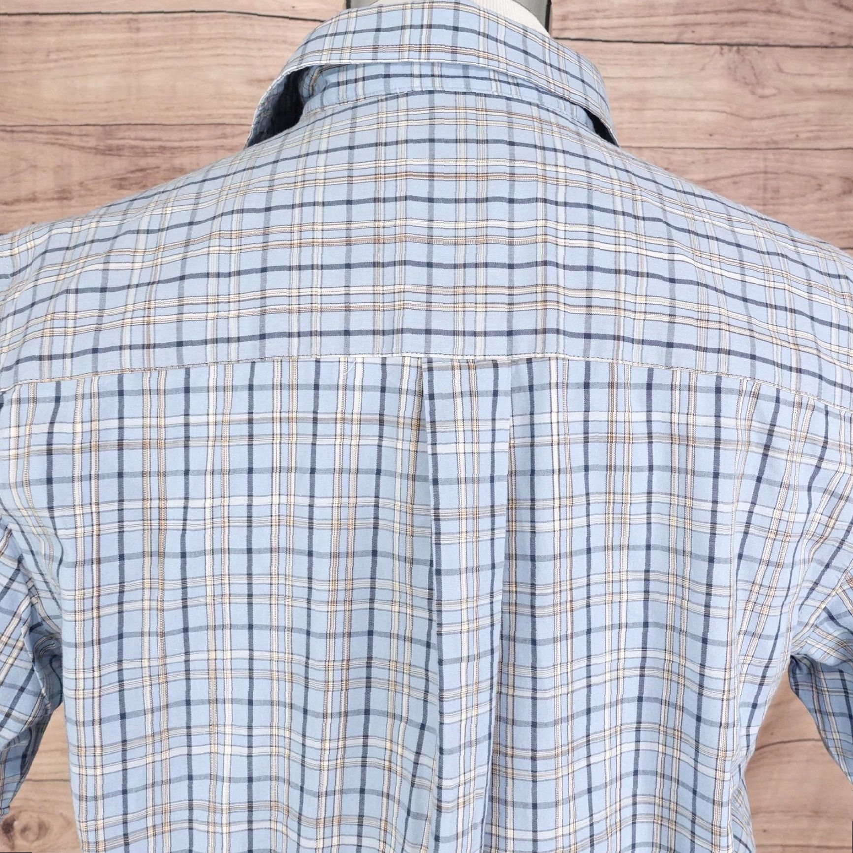 Van Heusen VINTAGE Van Heusen Shirt Mens Medium Blue Plaid Short Sleeve Button Front Cotton Pocket Shirt (Men) Size US M / EU 48-50 / 2 - 5 Thumbnail