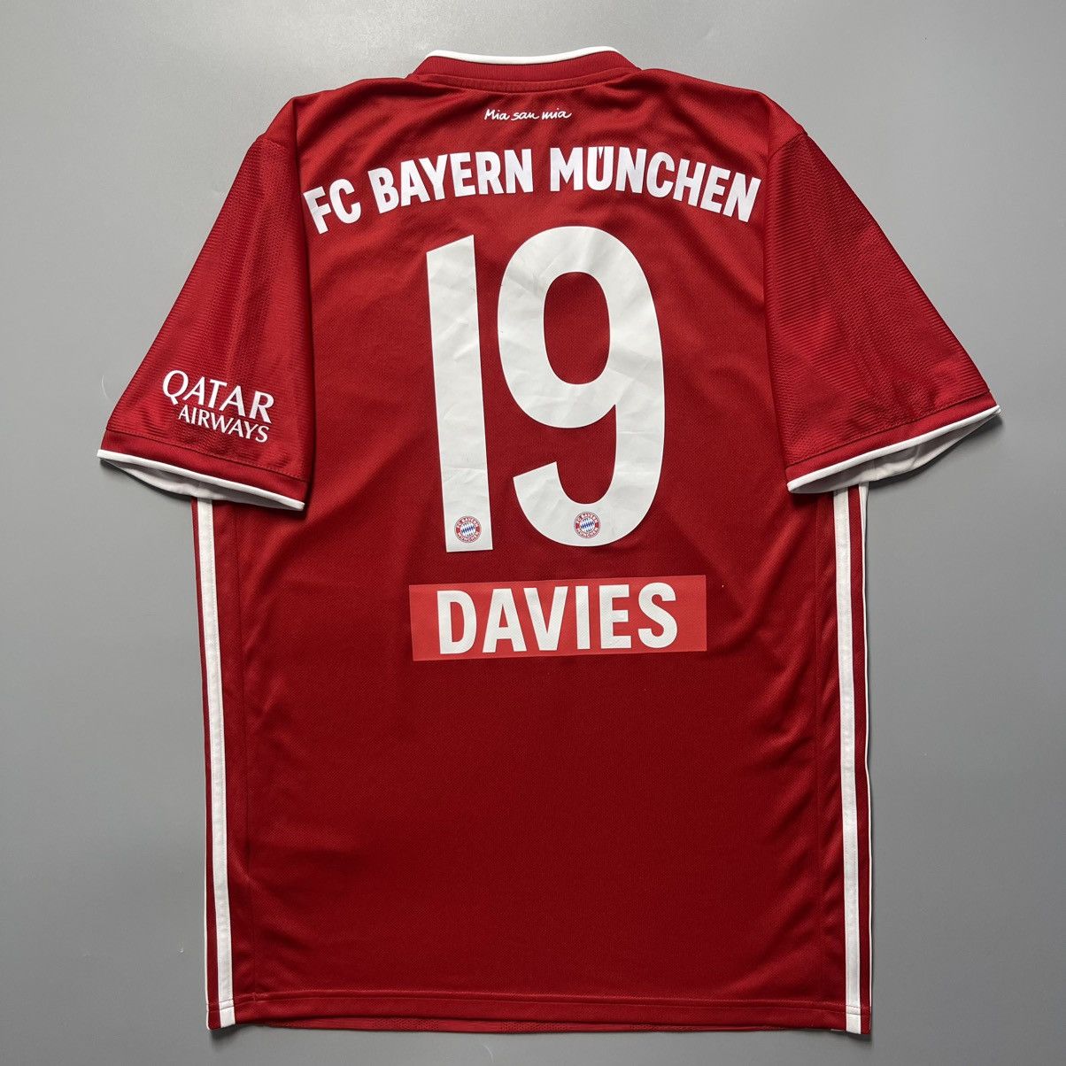 Vintage BAYERN ADIDAS 2020/2021 FOOTBALL HOME JERSEY #19 DAVIES Size US M / EU 48-50 / 2 - 1 Thumbnail