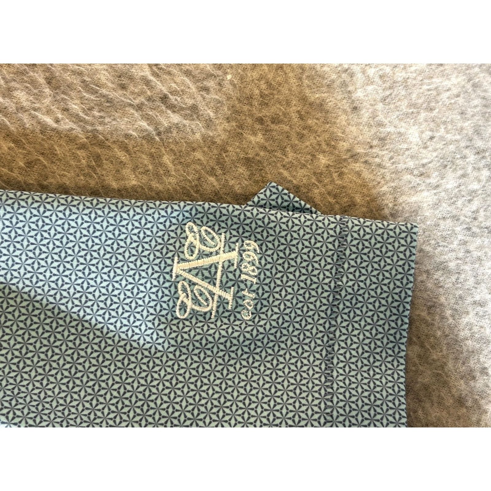 Peter Millar VINTAGE? No. Peter Millar Polo Golf Geometric Print Blue Mens Large Shirt Rizzo Performance Summer Comfort Size US L / EU 52-54 / 3 - 3 Thumbnail