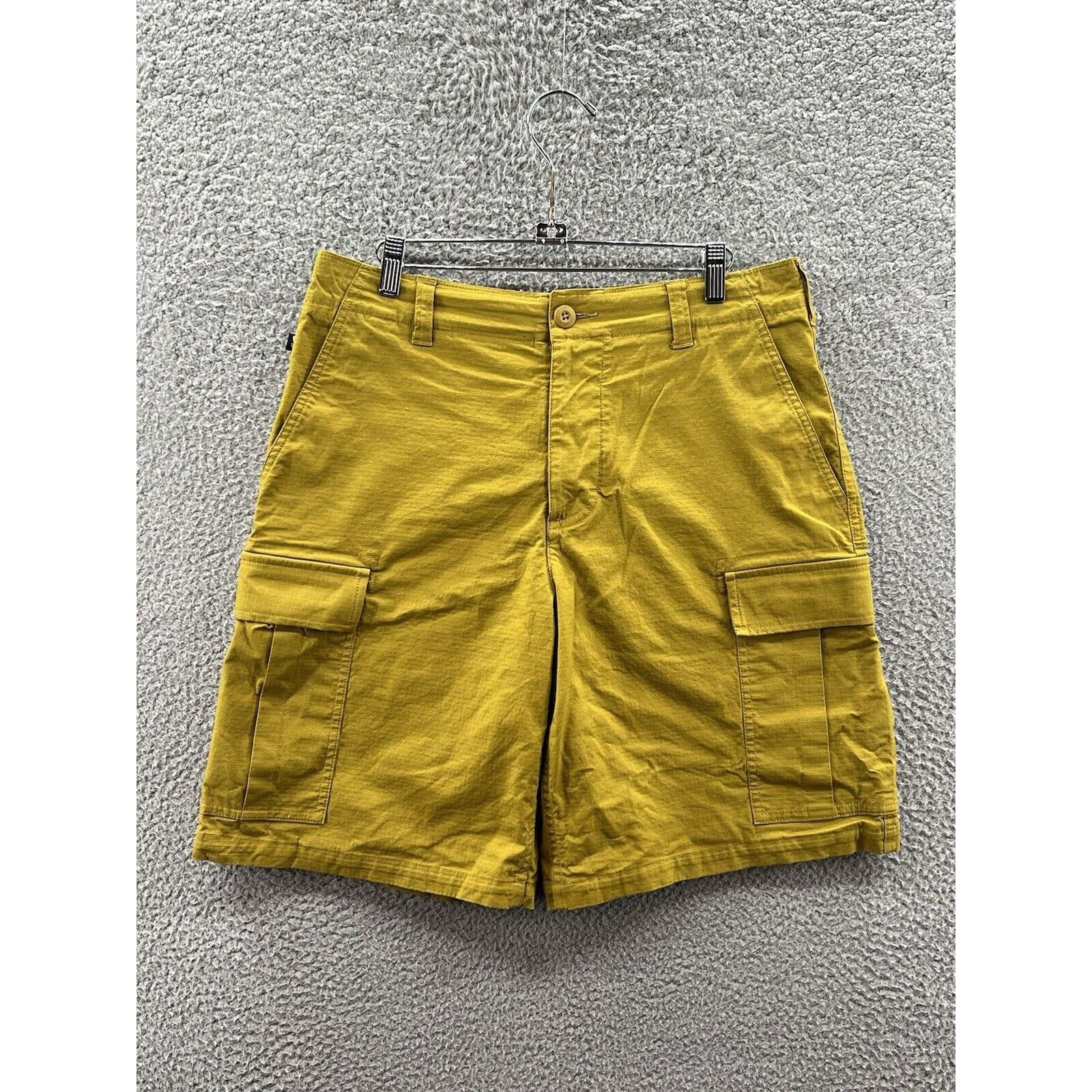 Nike Nike SB Kearny Cargo Shorts Bronzine Gold Yellow FQ0424-716 Size US 32 / EU 48 - 1 Thumbnail