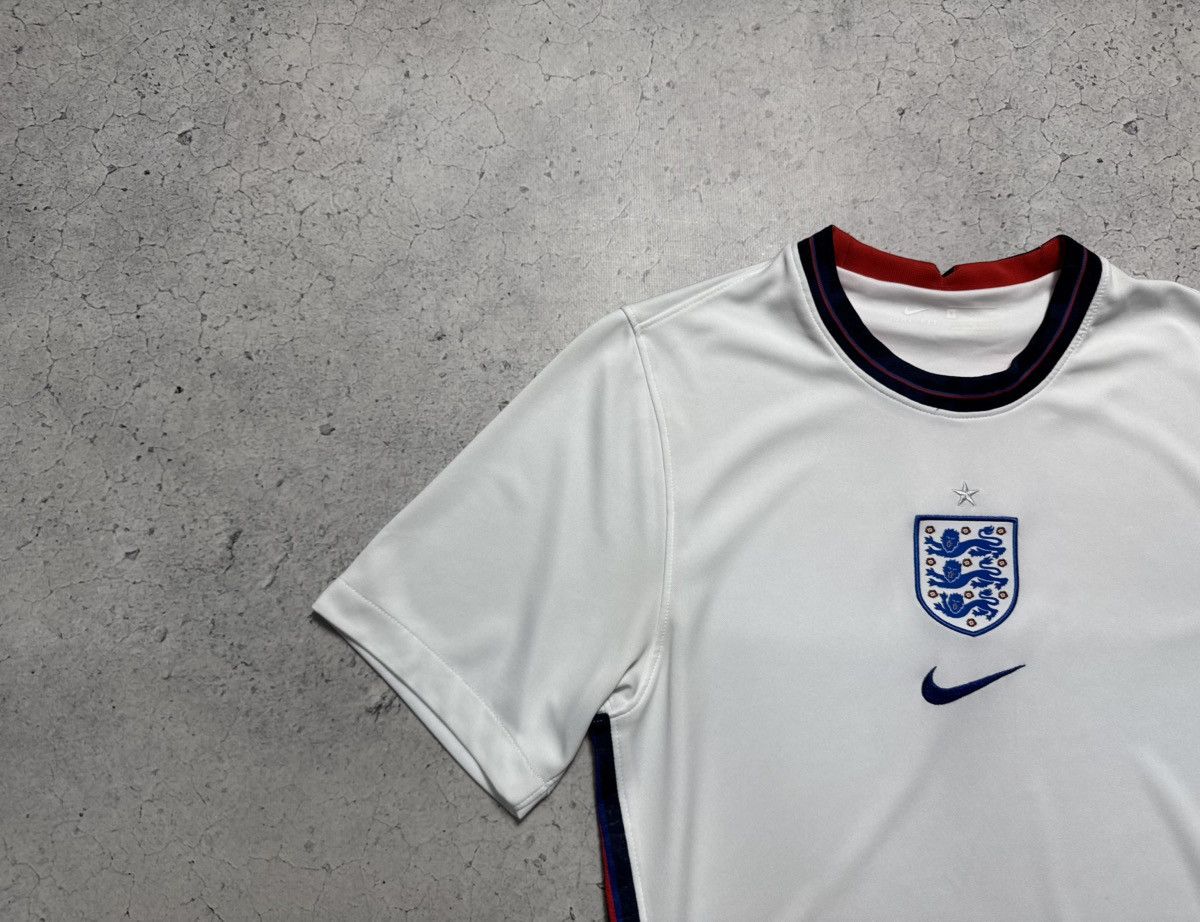 Nike Nike England Football Team Vintage Soccer Jersey Size US S / EU 44-46 / 1 - 5 Thumbnail