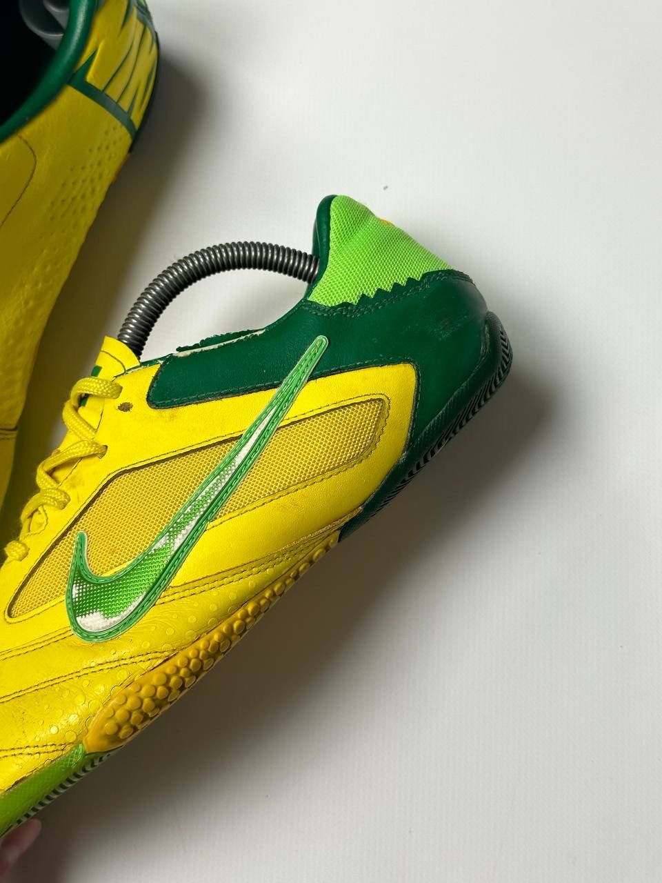 Nike Vintage Brazil Nike Elastico Pro Mens low top sneakers Y2K Size US 9 / EU 42 - 11 Thumbnail