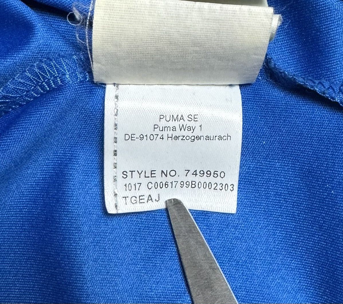 Puma Glasgow Rangers 2016 2018 Home Shirt Soccer Jersey Puma Size US XL / EU 56 / 4 - 13 Thumbnail