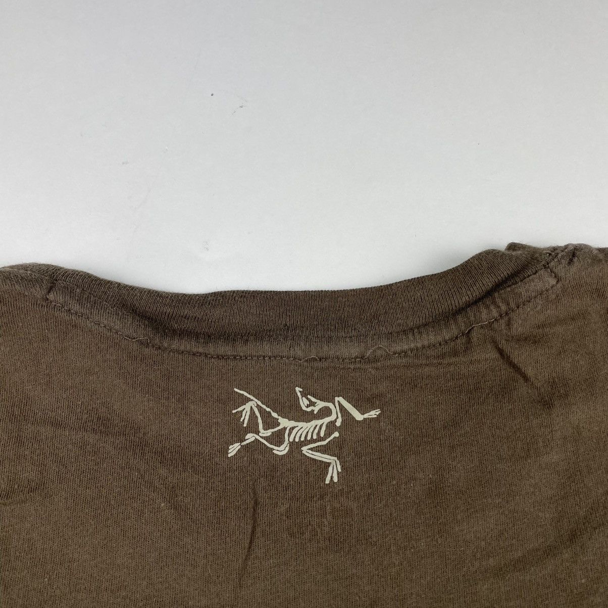Arc'teryx × Vintage Arcteryx “Spartan Shield” Logo T-Shirt Brown Men’s L leaf Size US L / EU 52-54 / 3 - 9 Thumbnail