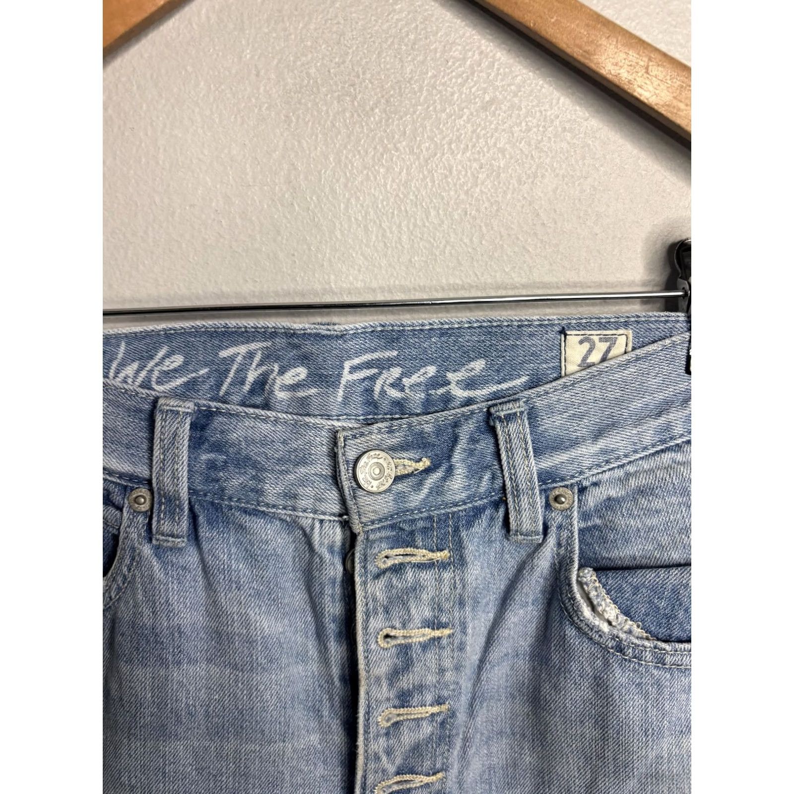 Vintage Free People We The Free Jeans Womens 27 Light Wash Distressed High Rise Cropped Size 27" / US 4 / IT 40 - 4 Thumbnail
