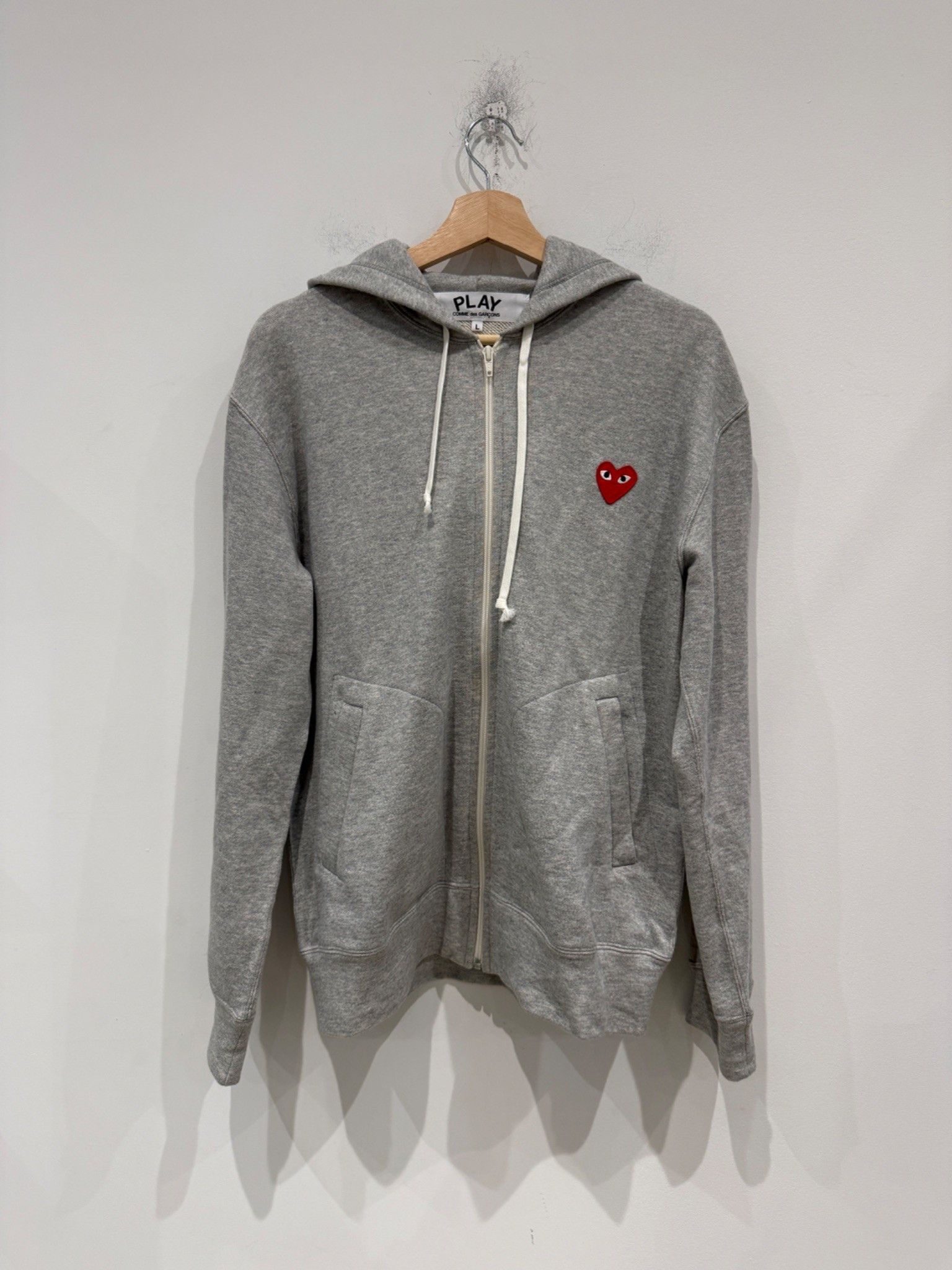 CDG by Comme des Garcons Comme Des Garcons PLAY Heart Zip-Up Hoodie With Back Logo Size US L / EU 52-54 / 3 - 1 Thumbnail