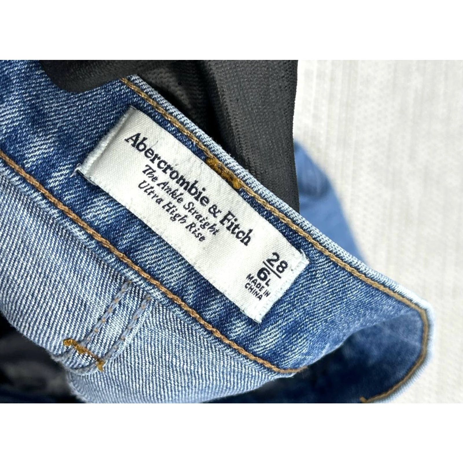Abercrombie & Fitch Abercrombie & Fitch Jeans Ankle Womens 28x28 Blue 28 Inseam 28in High Rise Straight Ultra 6 XS? Size 28" / US 6 / IT 42 - 3 Thumbnail