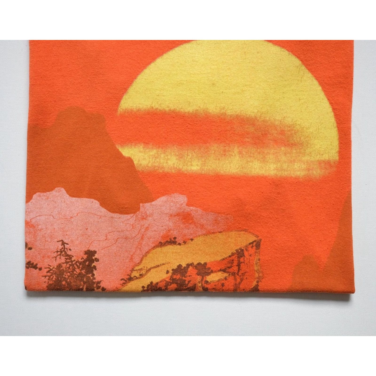 Delta VINTAGE KARATE MARTIAL ARTS VTG Y2K 90s RETRO TAEKWONDO SUN ORANGE GRAPHIC T SHIRT L Size US L / EU 52-54 / 3 - 4 Thumbnail