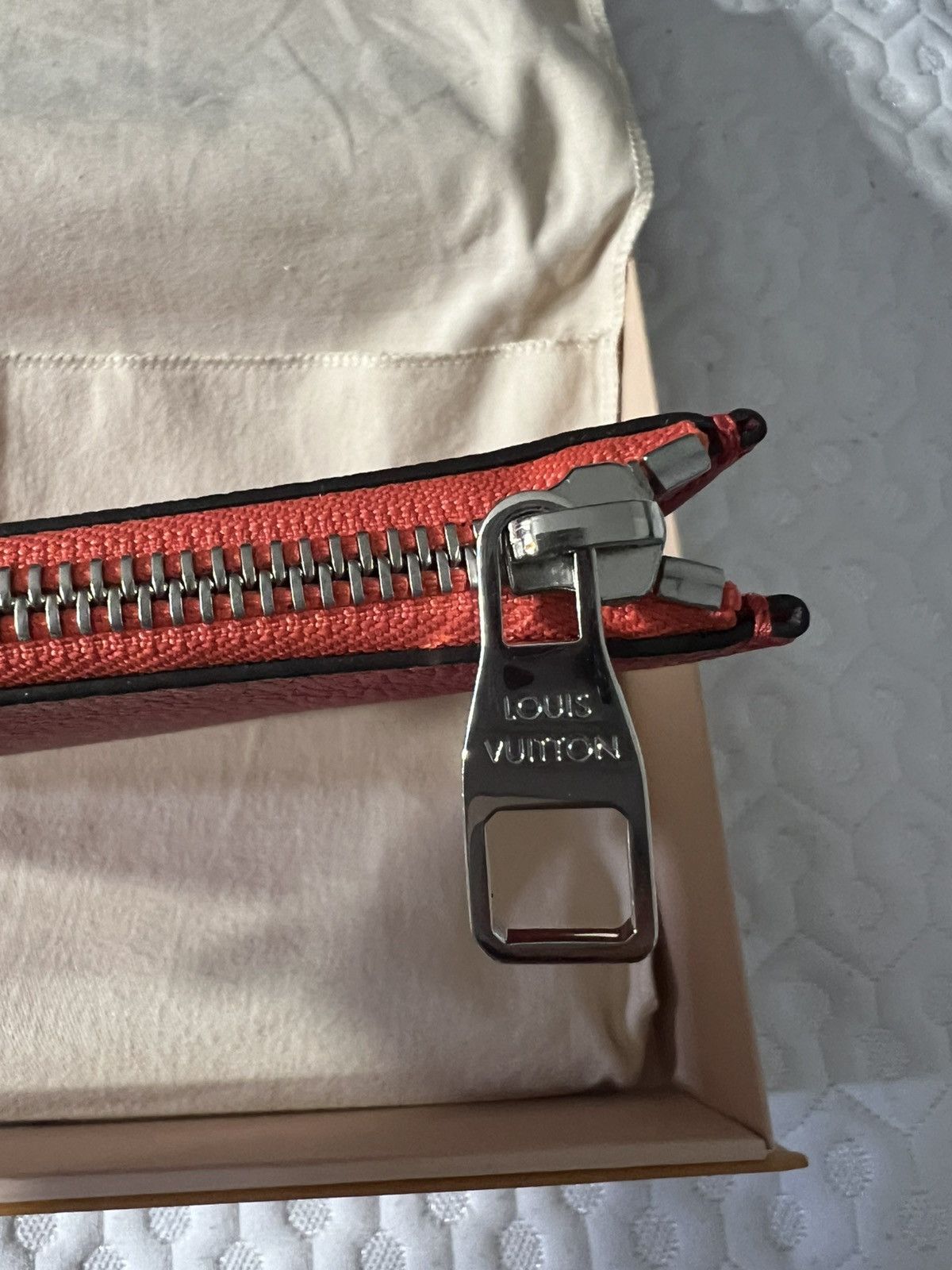 Louis Vuitton Red Louis Vuitton hand bag Size ONE SIZE - 2 Thumbnail
