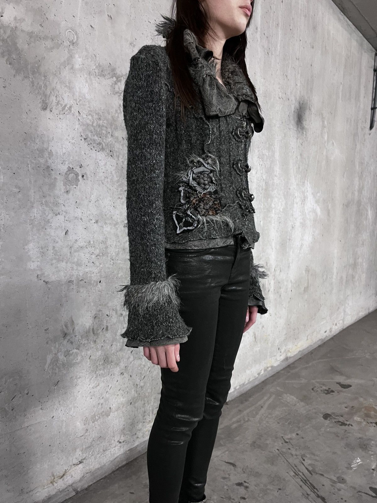 Japanese Brand Textured Detailed Cropped Faux Fur Avant Garde Cardigan Size L / US 10 / IT 46 - 2 Thumbnail