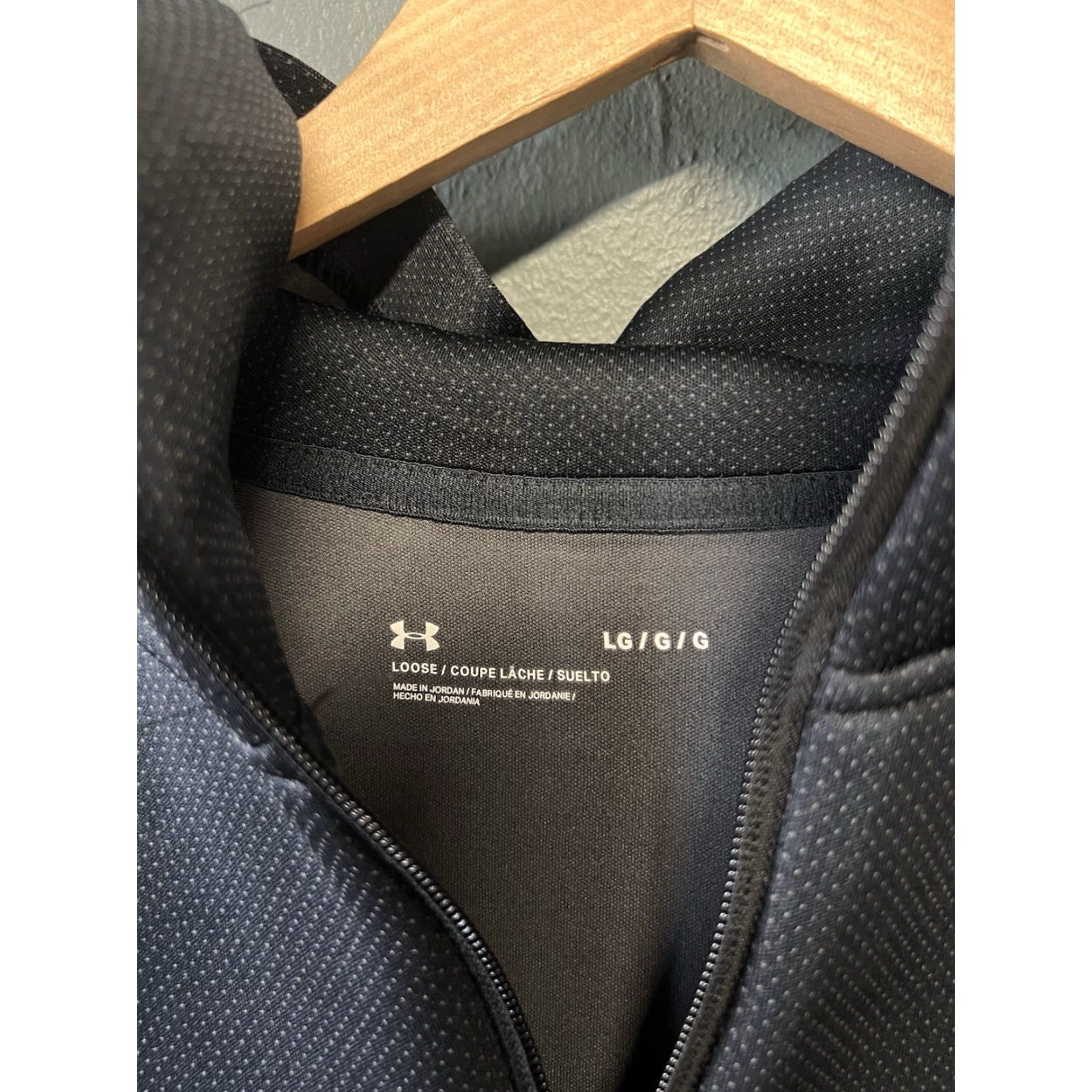 Under Armour Under Armour Womens Black Temperature Control Cropped Zip Up Hoodie sz Large Size L / US 10 / IT 46 - 3 Thumbnail