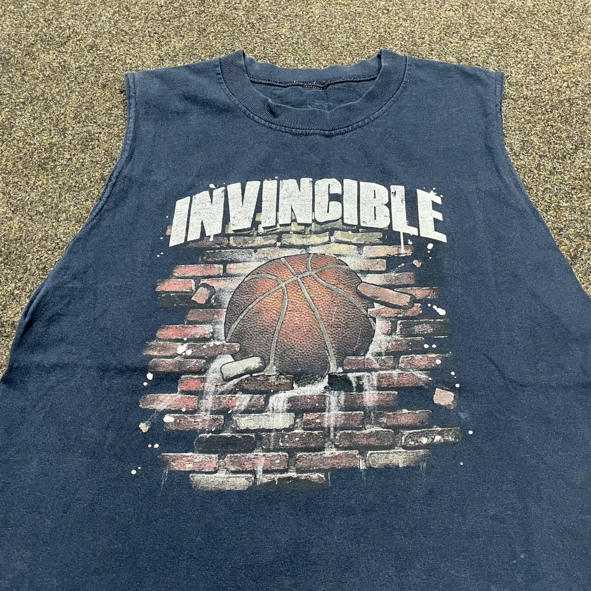 Vintage Vintage 90s Invincible Basketball Graphic Tank Sun Faded M Size US M / EU 48-50 / 2 - 3 Thumbnail