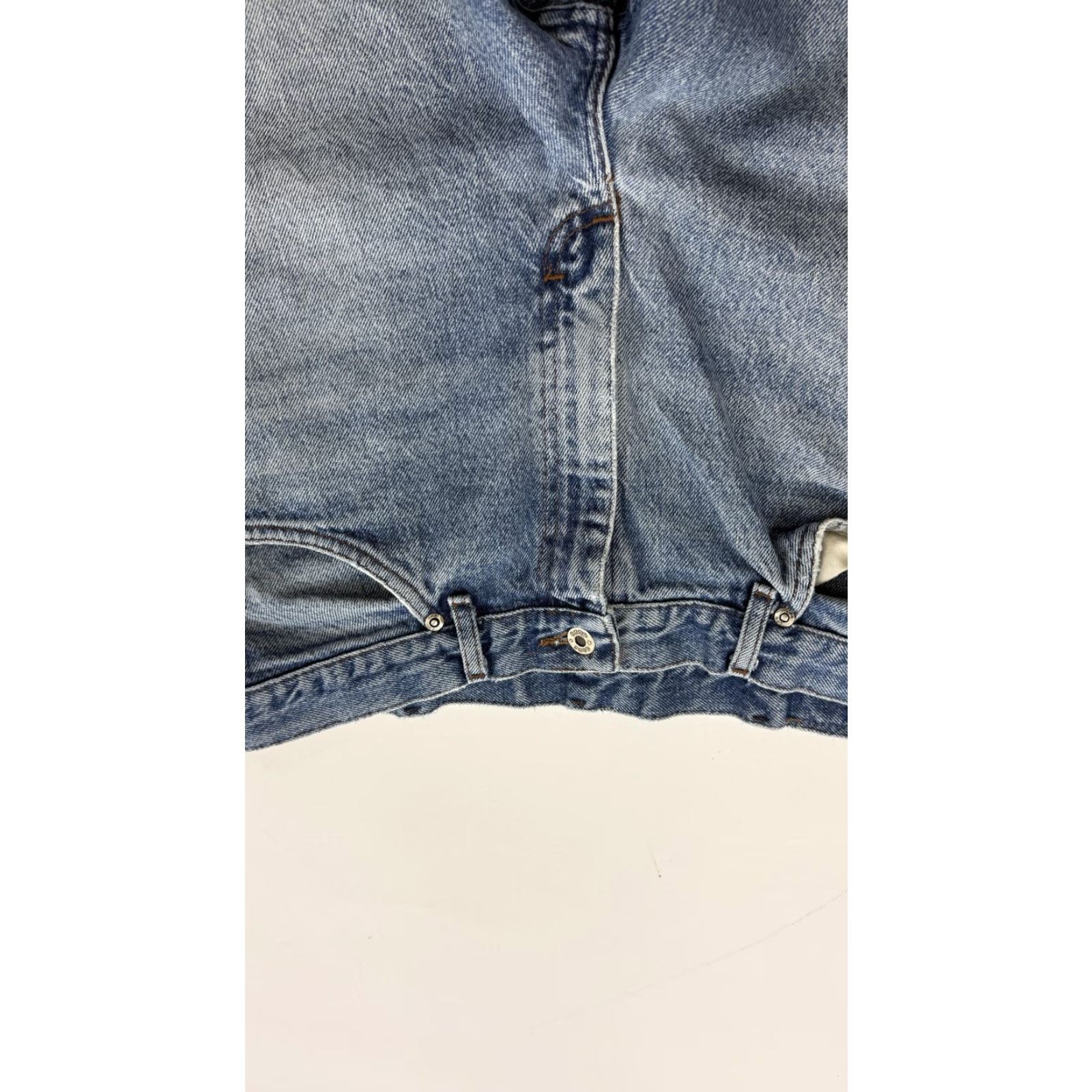 Lee Vintage Lee Jeans Mens 33x30 Blue Distressed Straight Denim 5 Pocket Made in USA Jeans Men 33 30 Blue Distressed Straight Denim 5 Pocket Made in USA Size US 33 - 4 Thumbnail