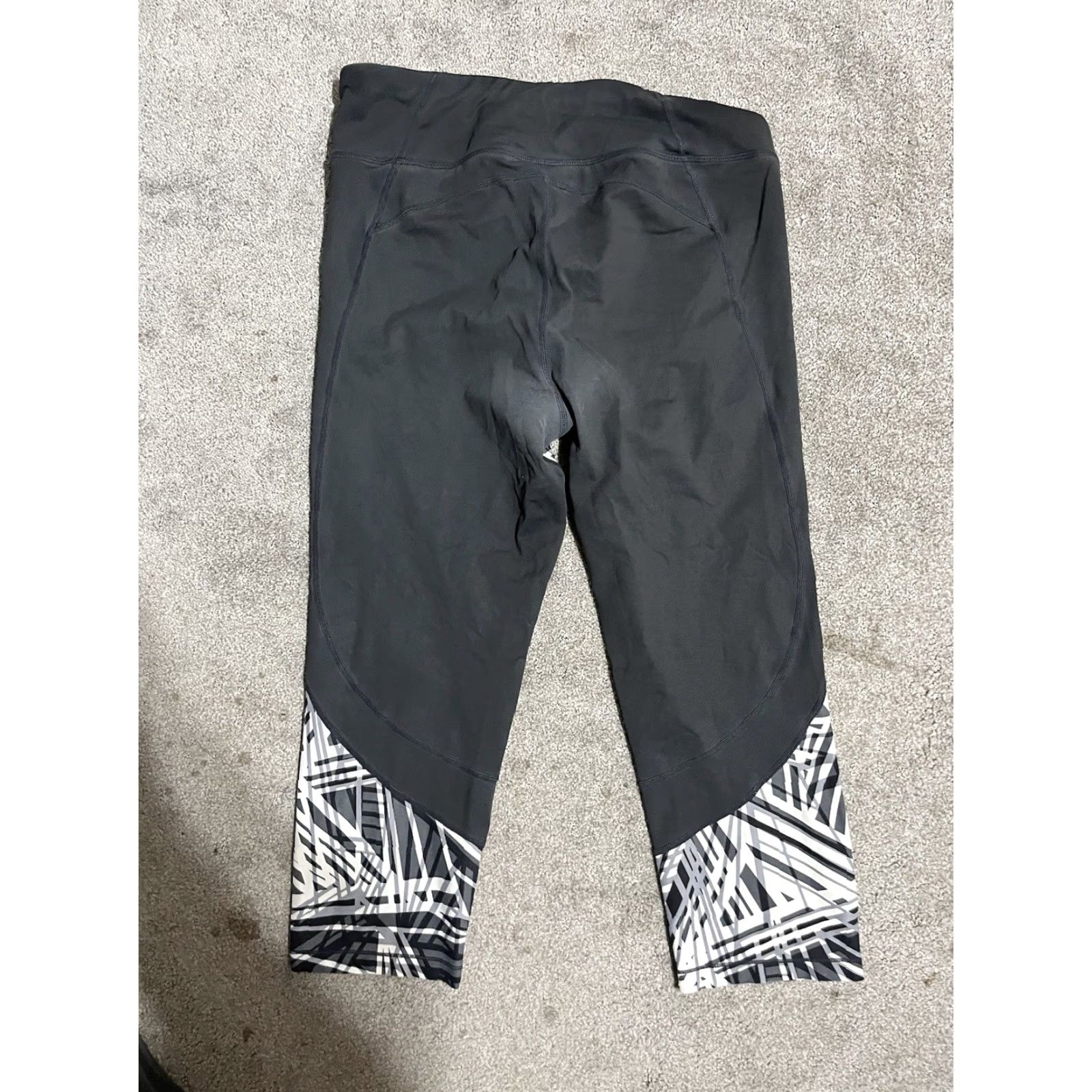 Calvin Klein Calvin Klein Womens Cropped Compression legging Black White Geometric Large Dist Size 36" / US 14 / IT 50 - 4 Thumbnail