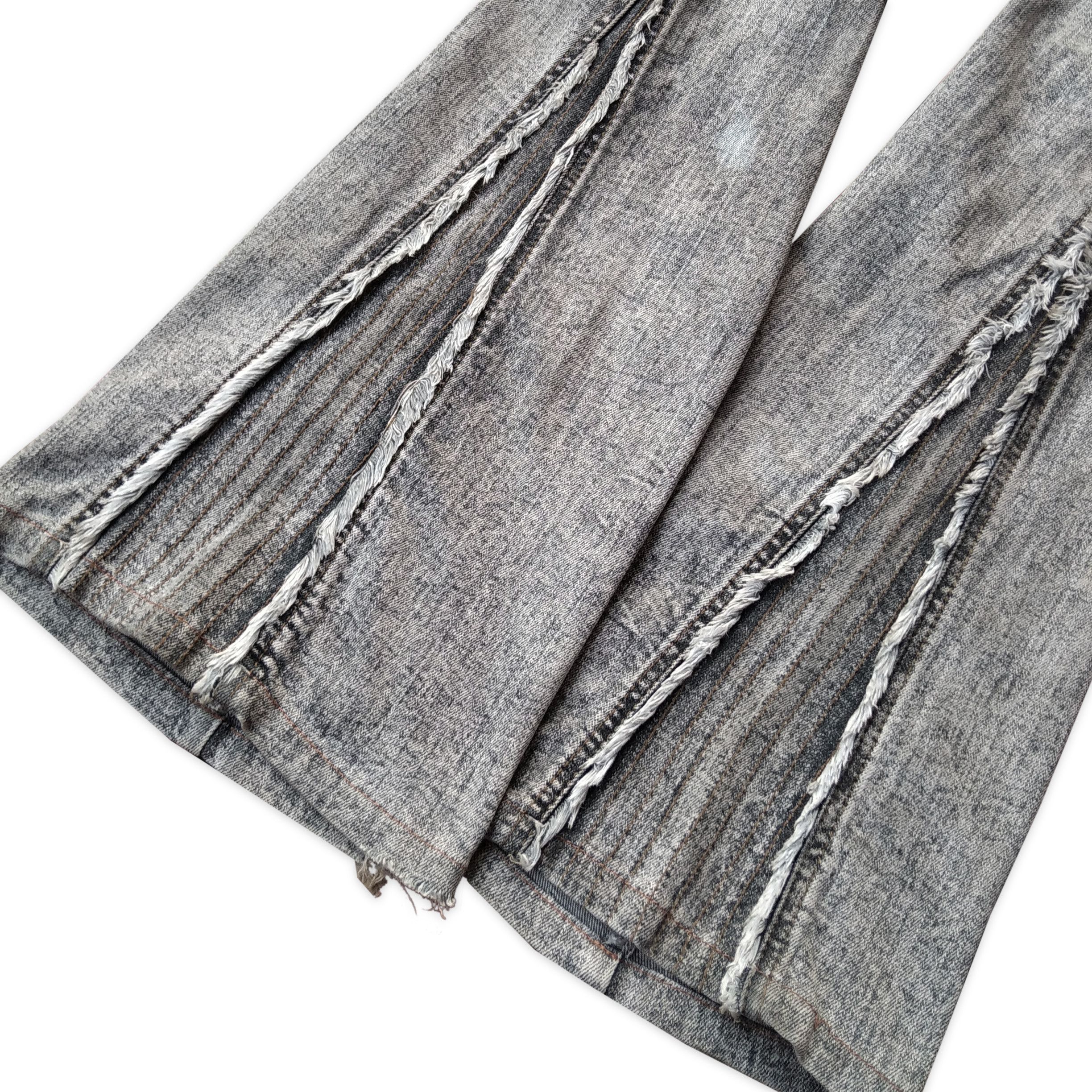 Le Grande Bleu (L.G.B.) Vintage Y2K Japanese Brand GUIPAGE Flare Jeans Size US 29 - 5 Thumbnail
