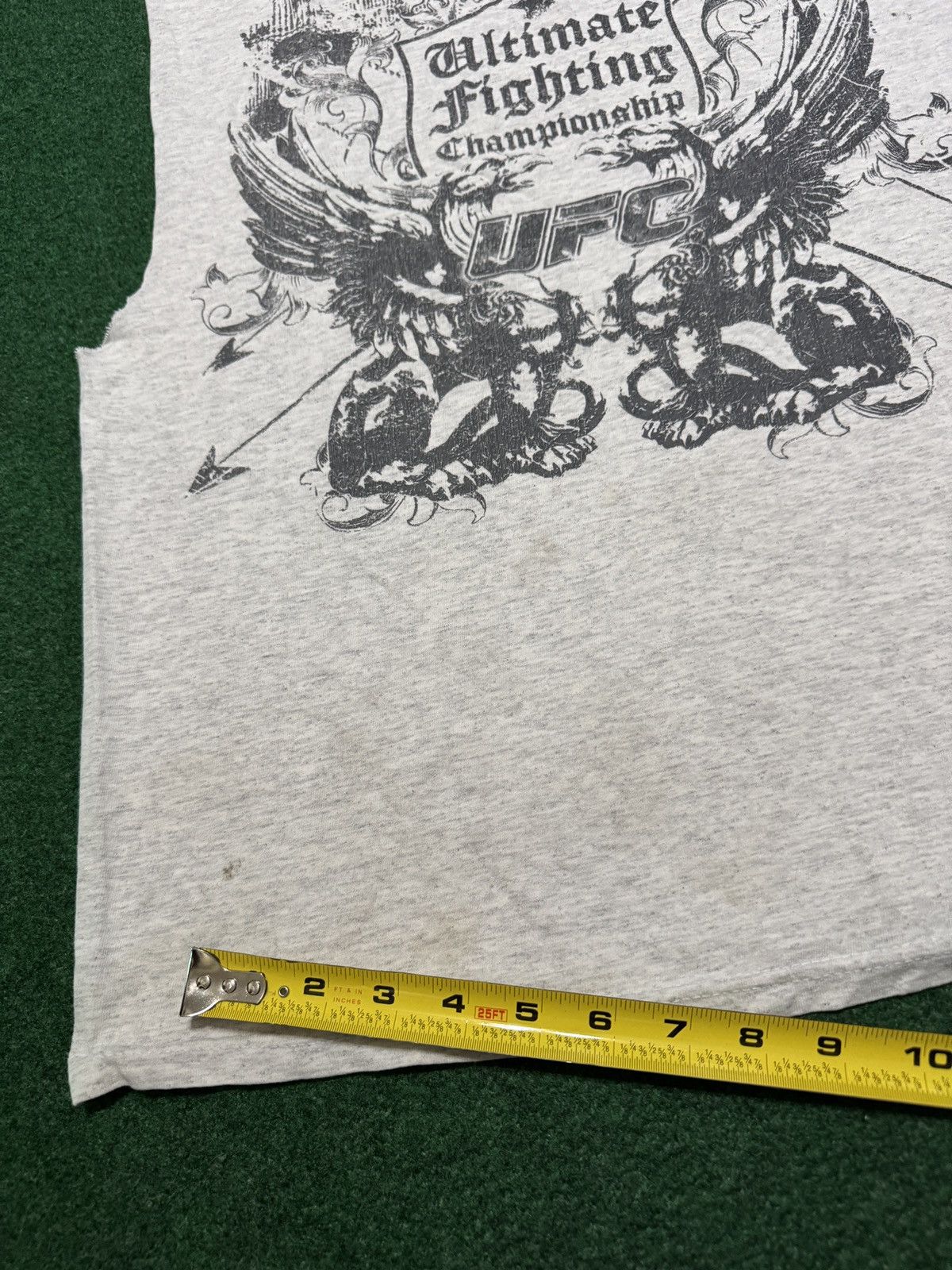 UFC Vintage UFC Y2K Tapout Fighting Cutoff Lrg Grunge T Shirt Size US L / EU 52-54 / 3 - 7 Thumbnail