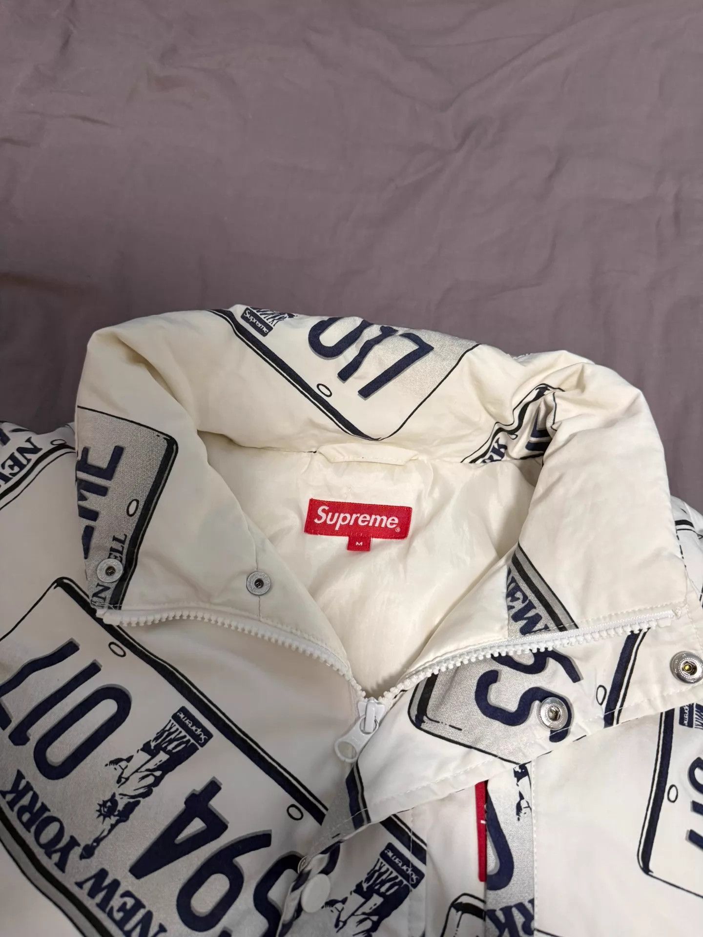 Supreme Supreme White Puffer Jacket M Worn 2x Like New Size US M / EU 48-50 / 2 - 3 Thumbnail