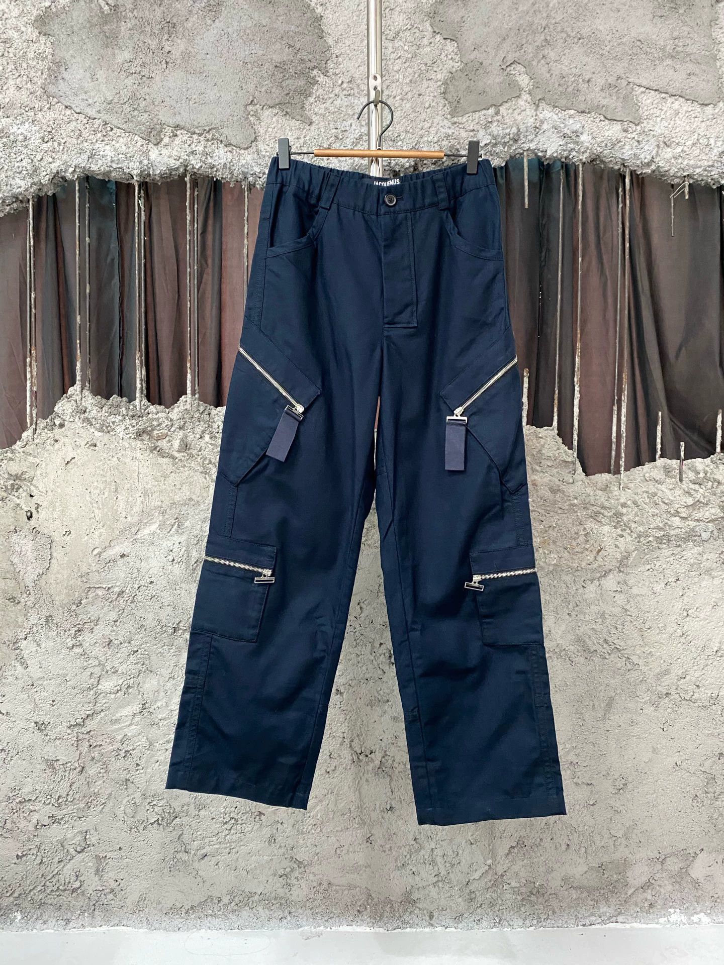 Jacquemus Jacquemus paratrooper pants 44 New Size US 28 / EU 44 - 1 Thumbnail