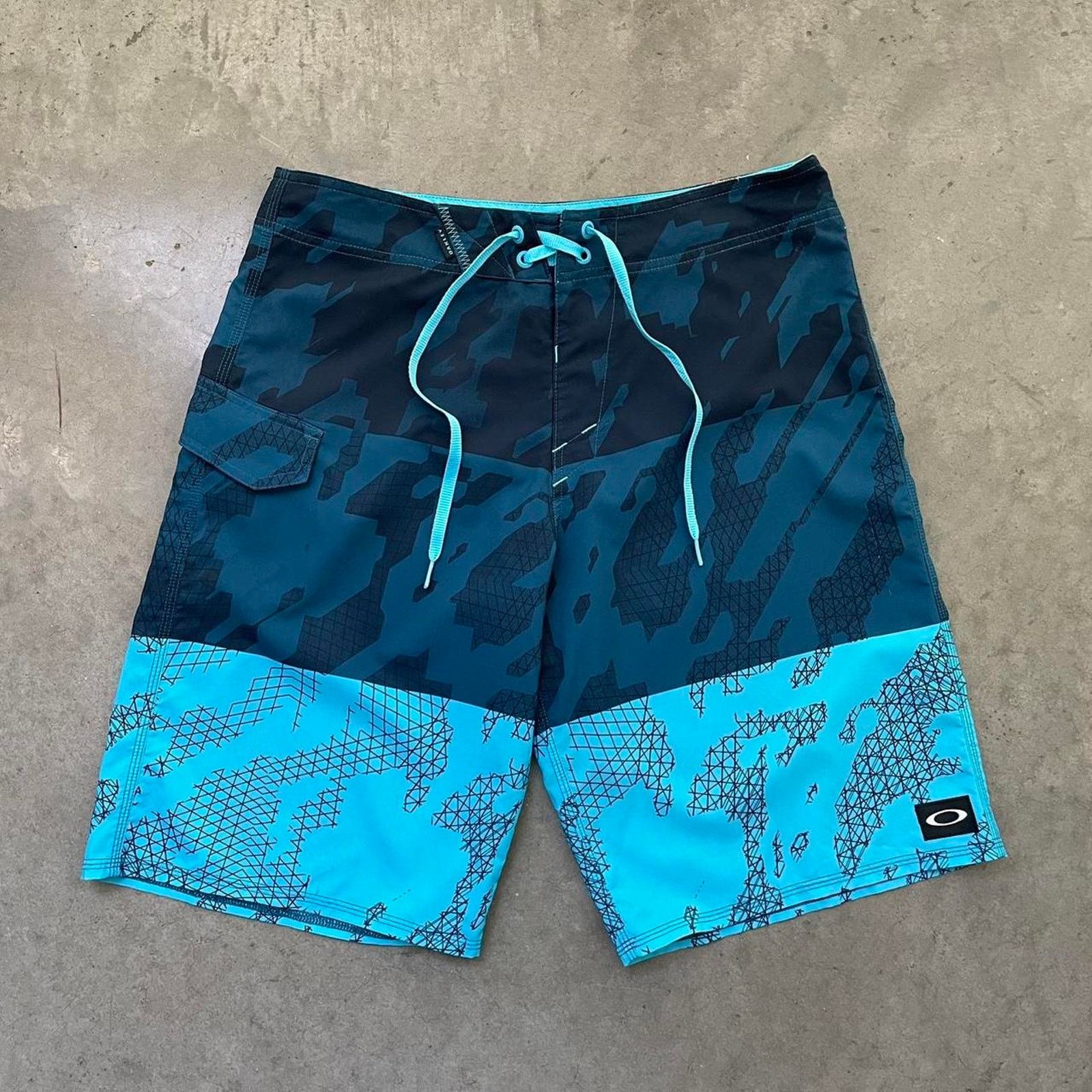 Oakley Oakley Blue Patterned Swim Shorts Size US 32 / EU 48 - 1 Thumbnail