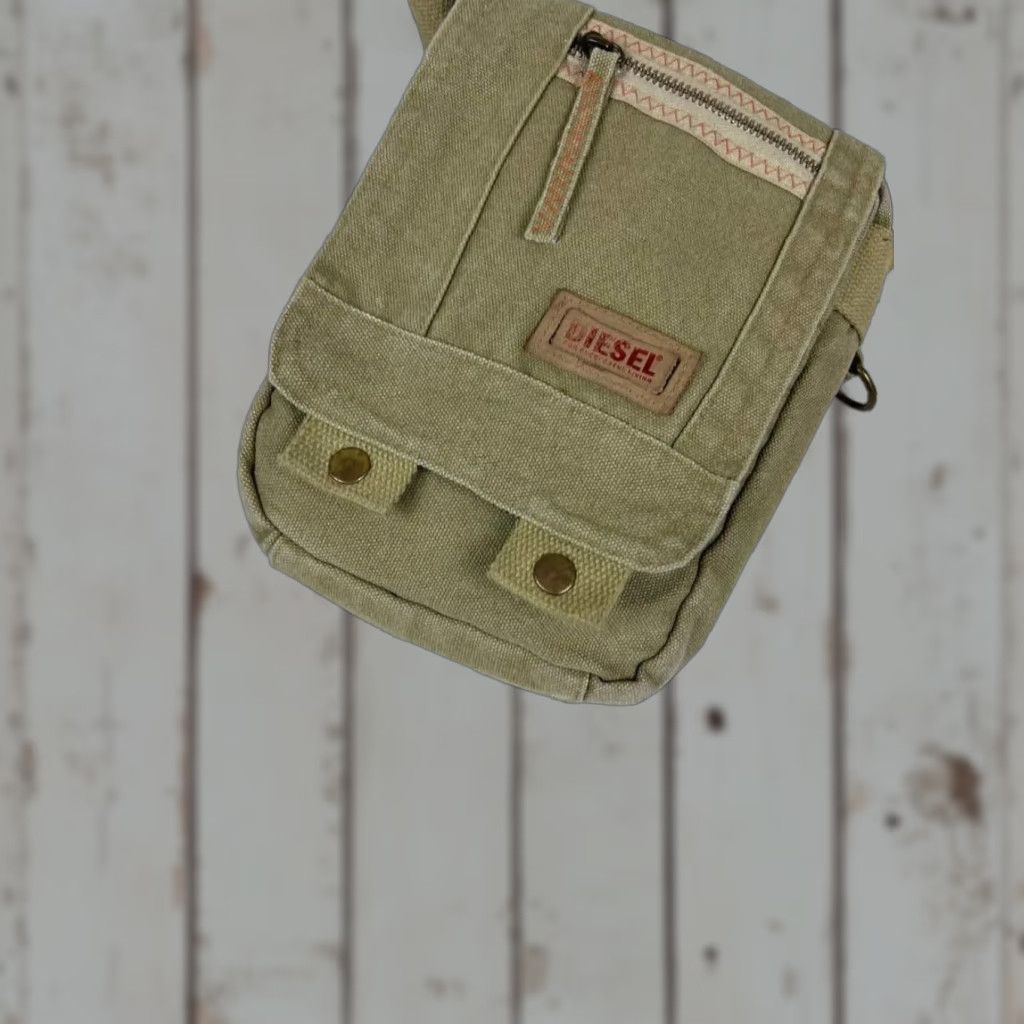 Diesel VINTAGE Diesel Messenger Shoulders Bag 90s Men Beige Canvas Nylon Shoulder Bag Medium 90s Mens Size ONE SIZE - 1 Thumbnail
