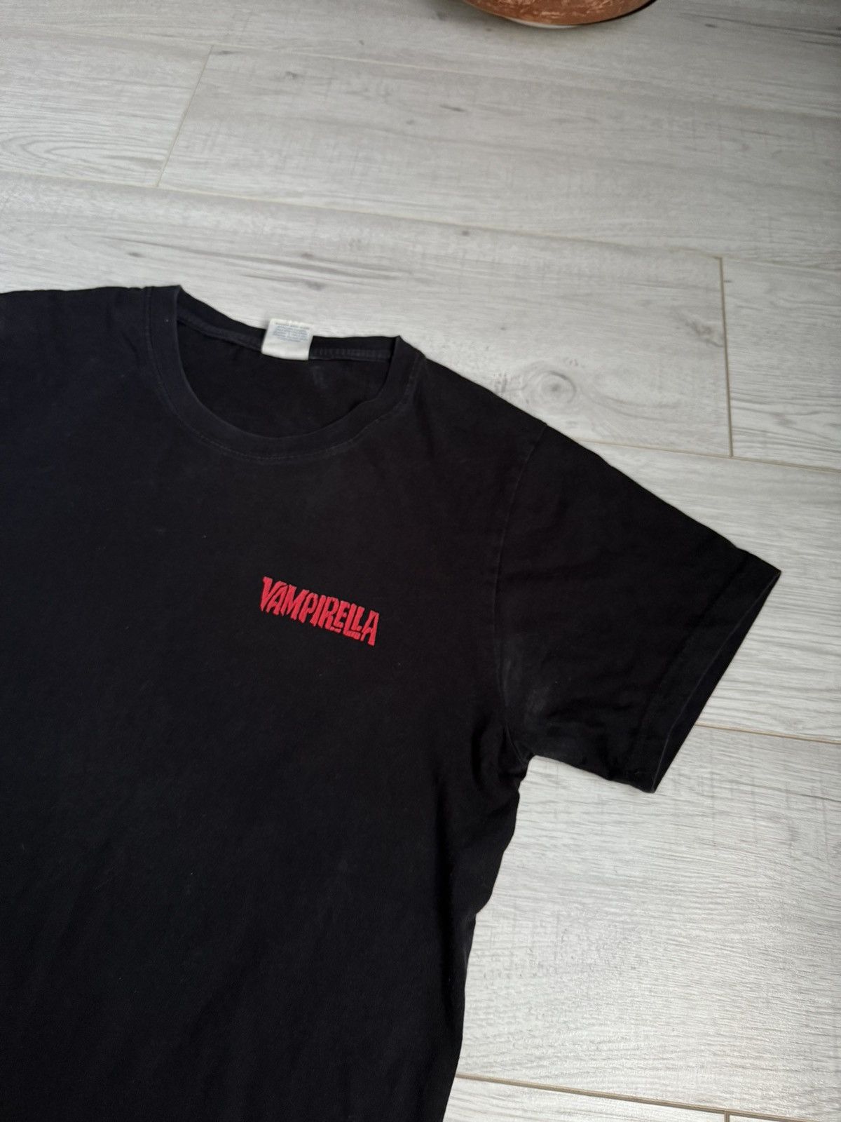 Supreme Vintage Supreme Vampirella T-Shirt Size US M / EU 48-50 / 2 - 6 Thumbnail