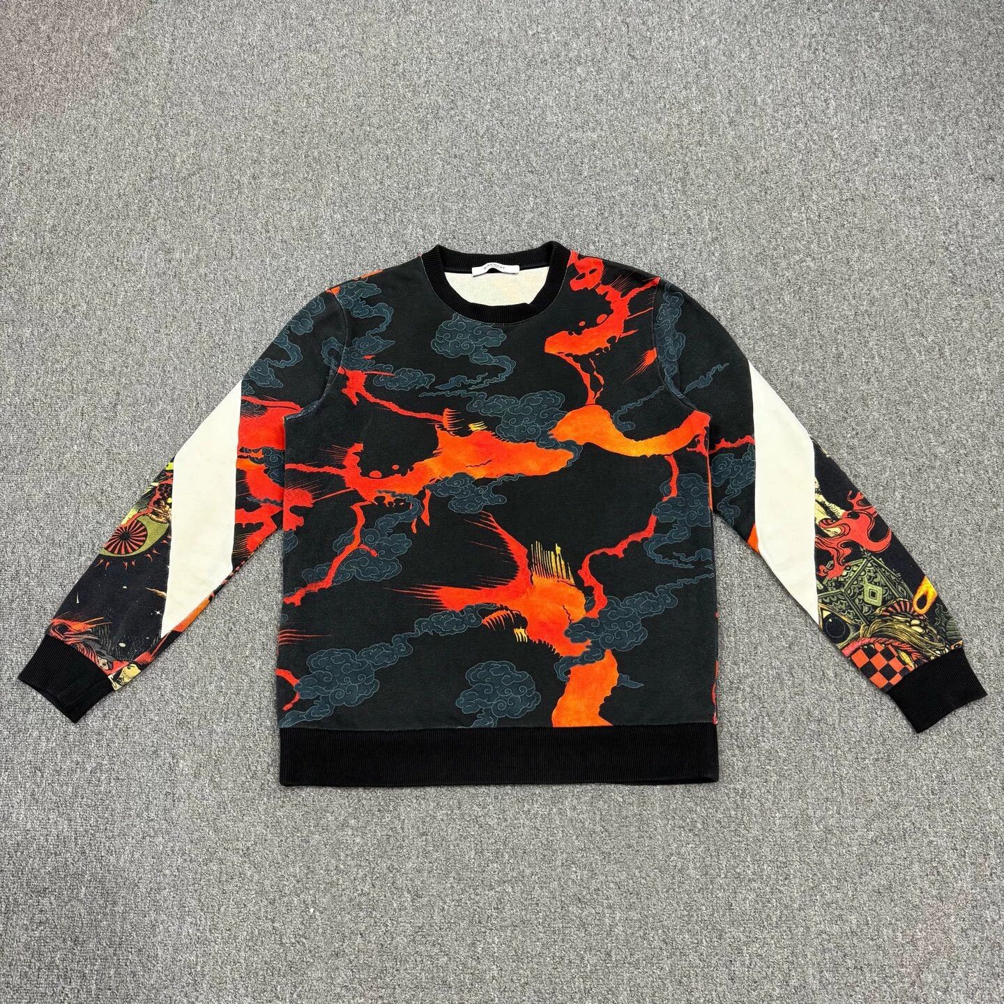 Givenchy Givenchy Star Cloud Sweatshirt Size S 99 New Size S / US 4 / IT 40 - 1 Thumbnail