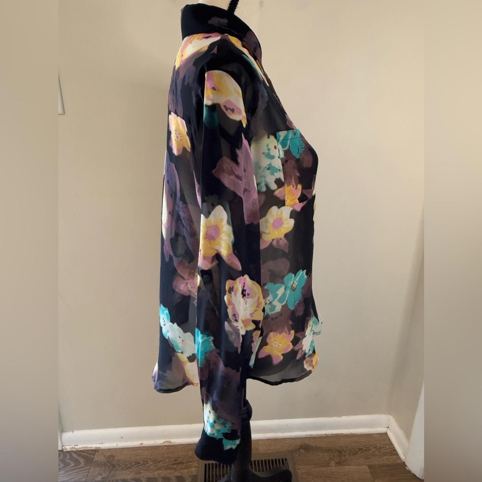 Decree Decree semi sheer colorful floral button up top blouse SZ SM Size S / US 4 / IT 40 - 2 Thumbnail