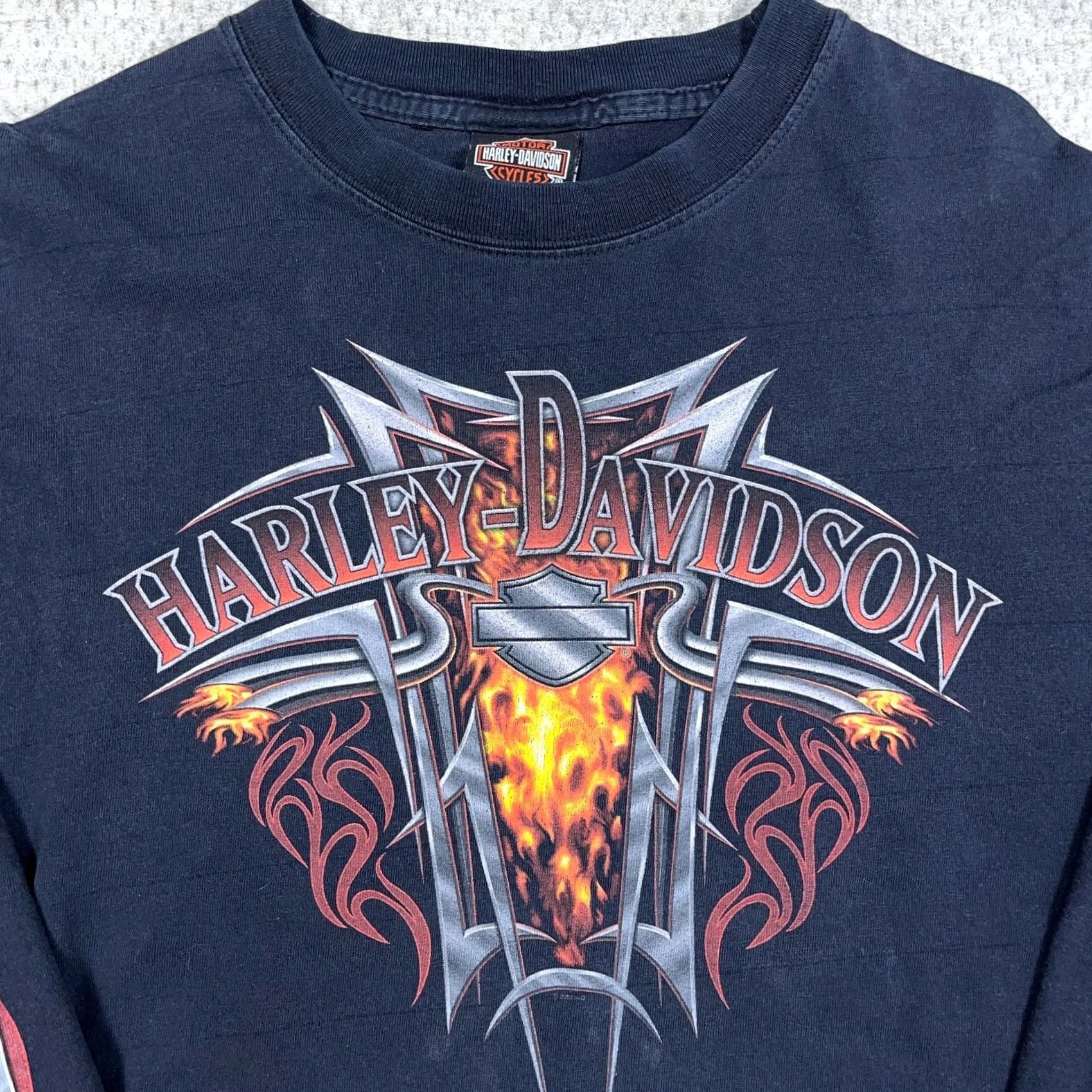 Harley Davidson Harley-Davidson Shirt Mens Large Black Graphic Print Vintage 90s Tattoo Logo Long Sleeve Crew Neck Fires Flames Biker USA Size US L / EU 52-54 / 3 - 3 Thumbnail