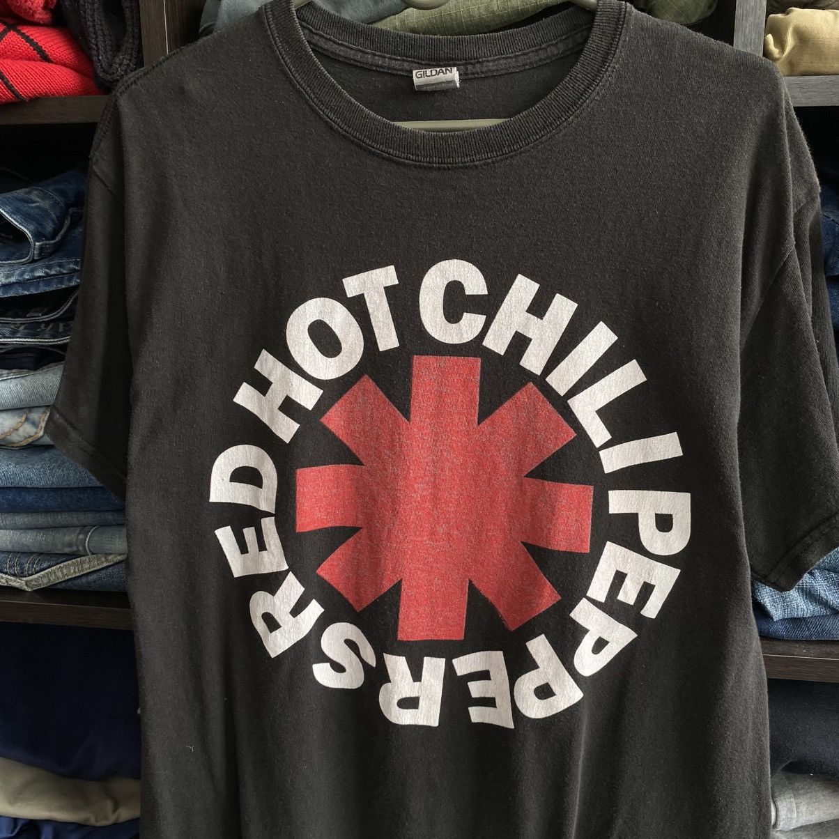Band Tees Vintage Red Hot Chilipeppers 2016 big logo rock band tee Size US M / EU 48-50 / 2 - 2 Thumbnail