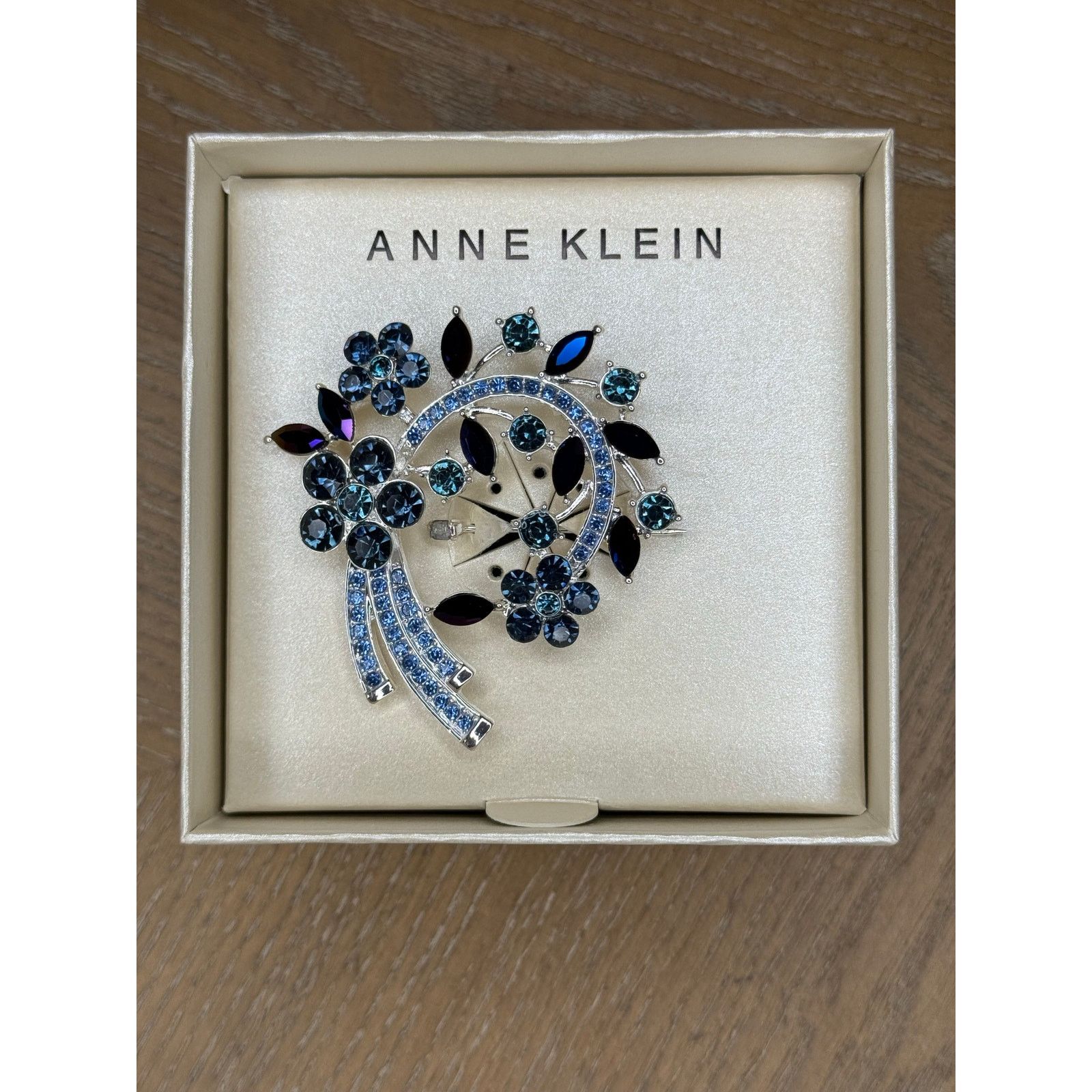 Anne Klein Anne Klein Blue Flower Cluster Arched Pin | NWT Size ONE SIZE - 3 Thumbnail
