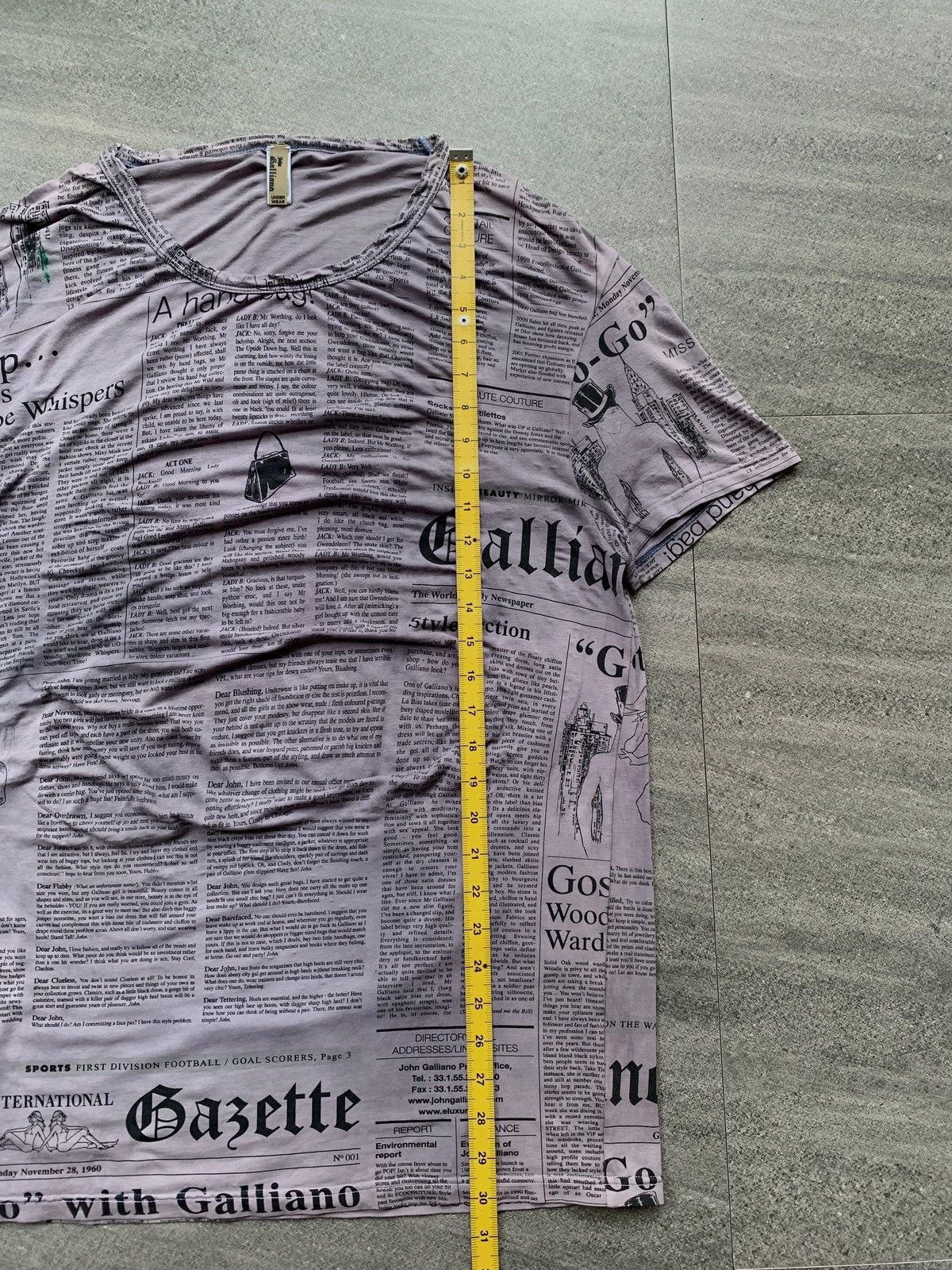 John Galliano 2000s Gazzete Newspaper tee Size US L / EU 52-54 / 3 - 12 Thumbnail