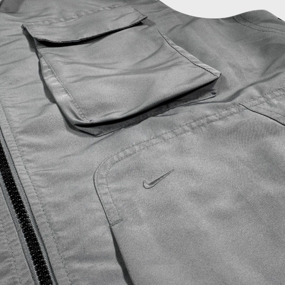 Nike × Vintage 2000’s vintage Nike technical sleeveless jacket Size US L / EU 52-54 / 3 - 3 Thumbnail