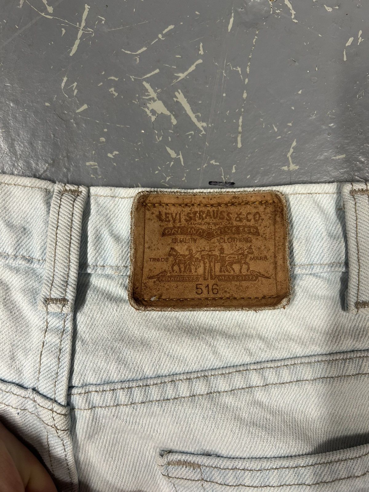 Levi's × Vintage Crazy Vintage 90s Distressed Levis 516 Lightwash Jeans Size US 32 / EU 48 - 3 Thumbnail