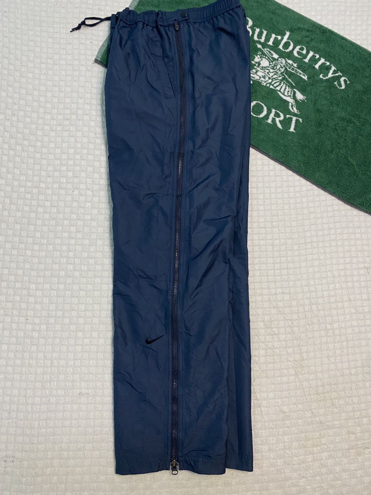 Carhartt Wip × Nike 💥 VINTAGE NIKE BAGGY ZIPPED 90S NYLON WIDE TRACK PANTS Y2K Size US 30 / EU 46 - 2 Thumbnail