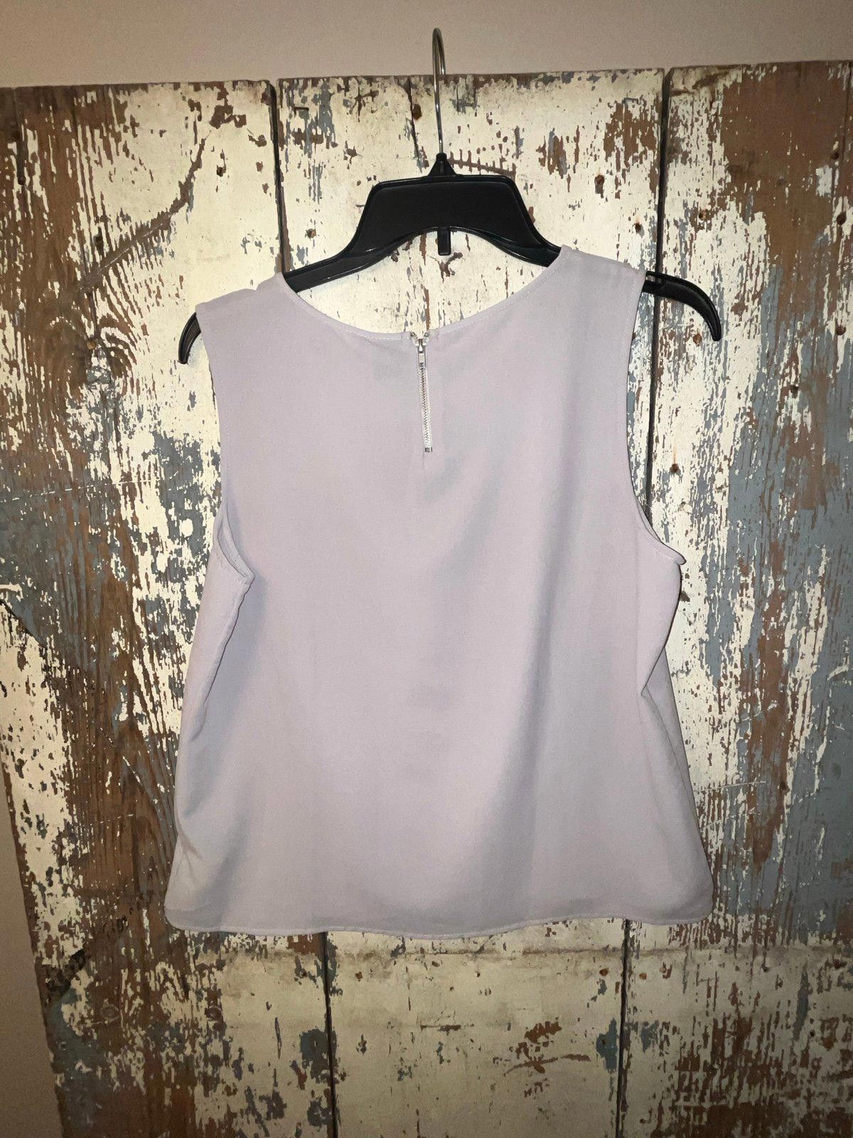 Designer J. Jill light gray sleeveless blouse, size medium Size M / US 6-8 / IT 42-44 - 4 Thumbnail
