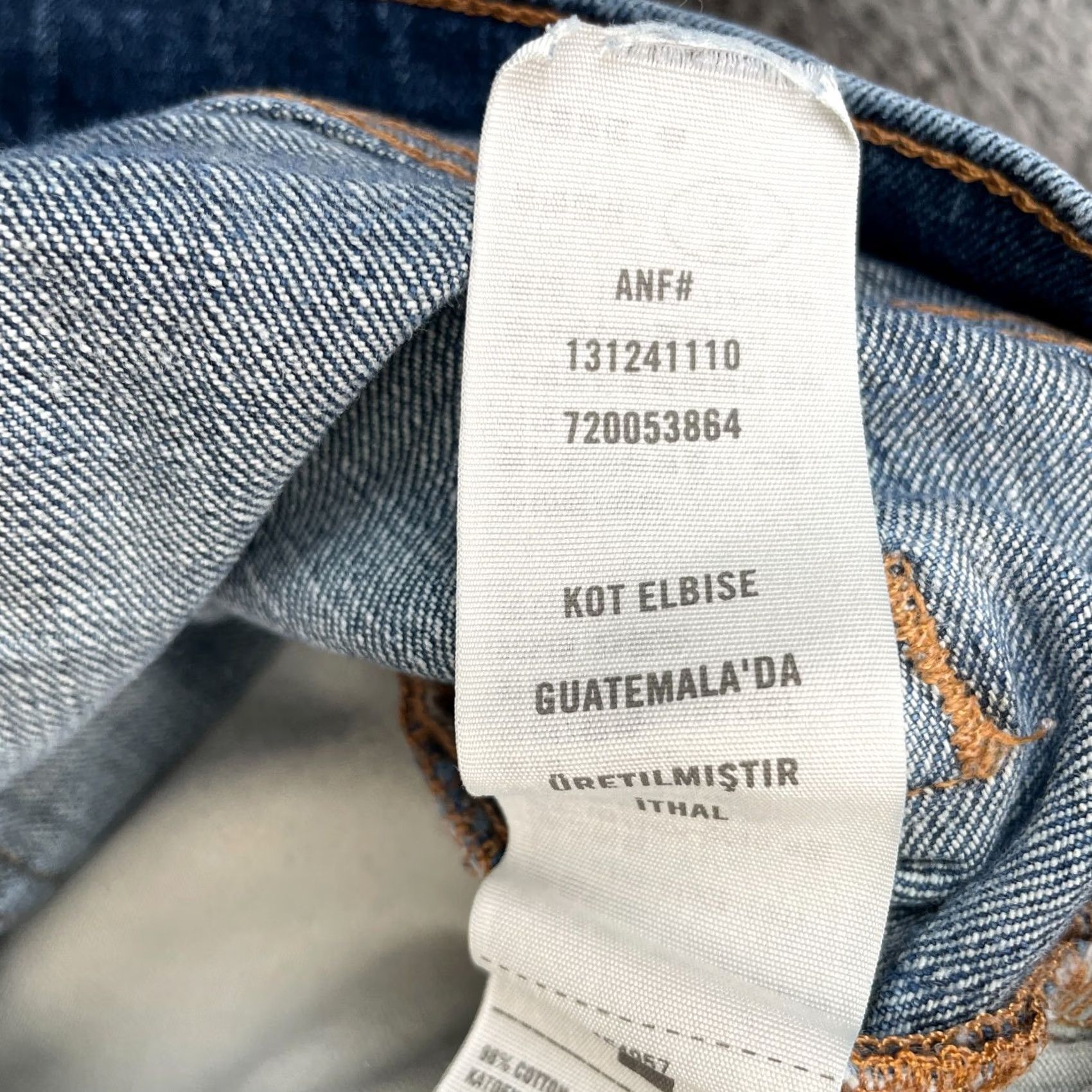 Abercrombie & Fitch VTG Abercrombie & Fitch Jeans Mens 32x32 Blue Skinny Denim Dark Wash 5-Pocket Accents Button Logo Regular Primarily City Preppy Mens Size US 34 / EU 50 - 4 Thumbnail